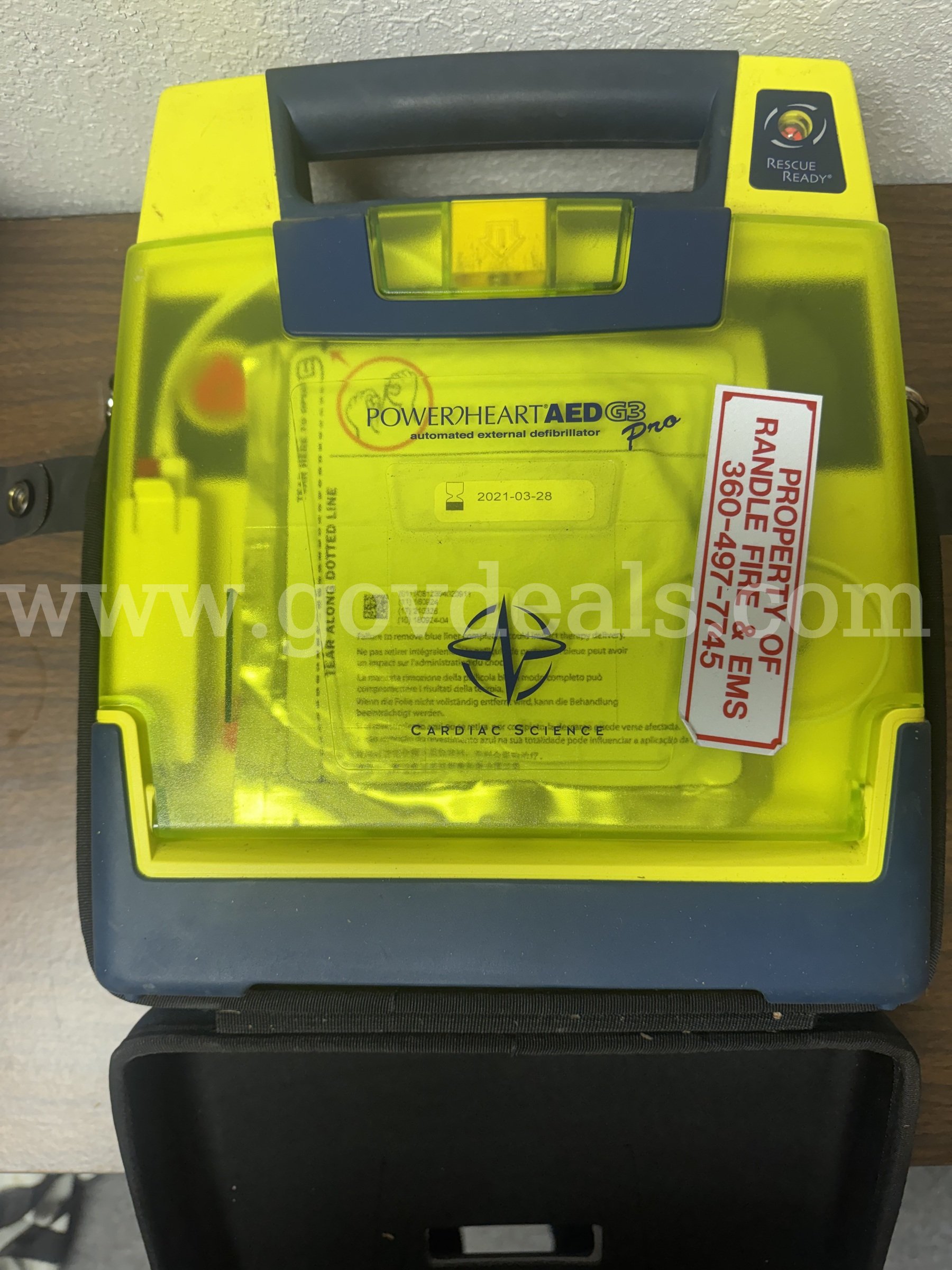 Lot of 8 AEDs with 4 batteries   Government Surplus Auction - Photo #3