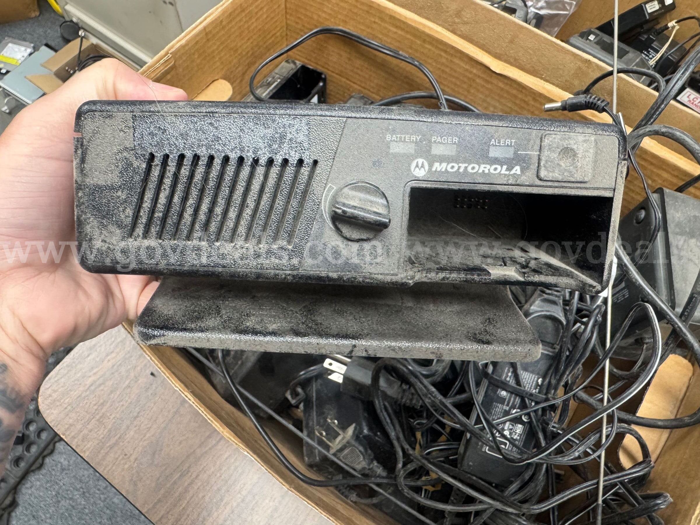 Motorola Monitor Pagers, Chargers & Accessories – Large Lot Motorola  Government Surplus Auction - Photo #4