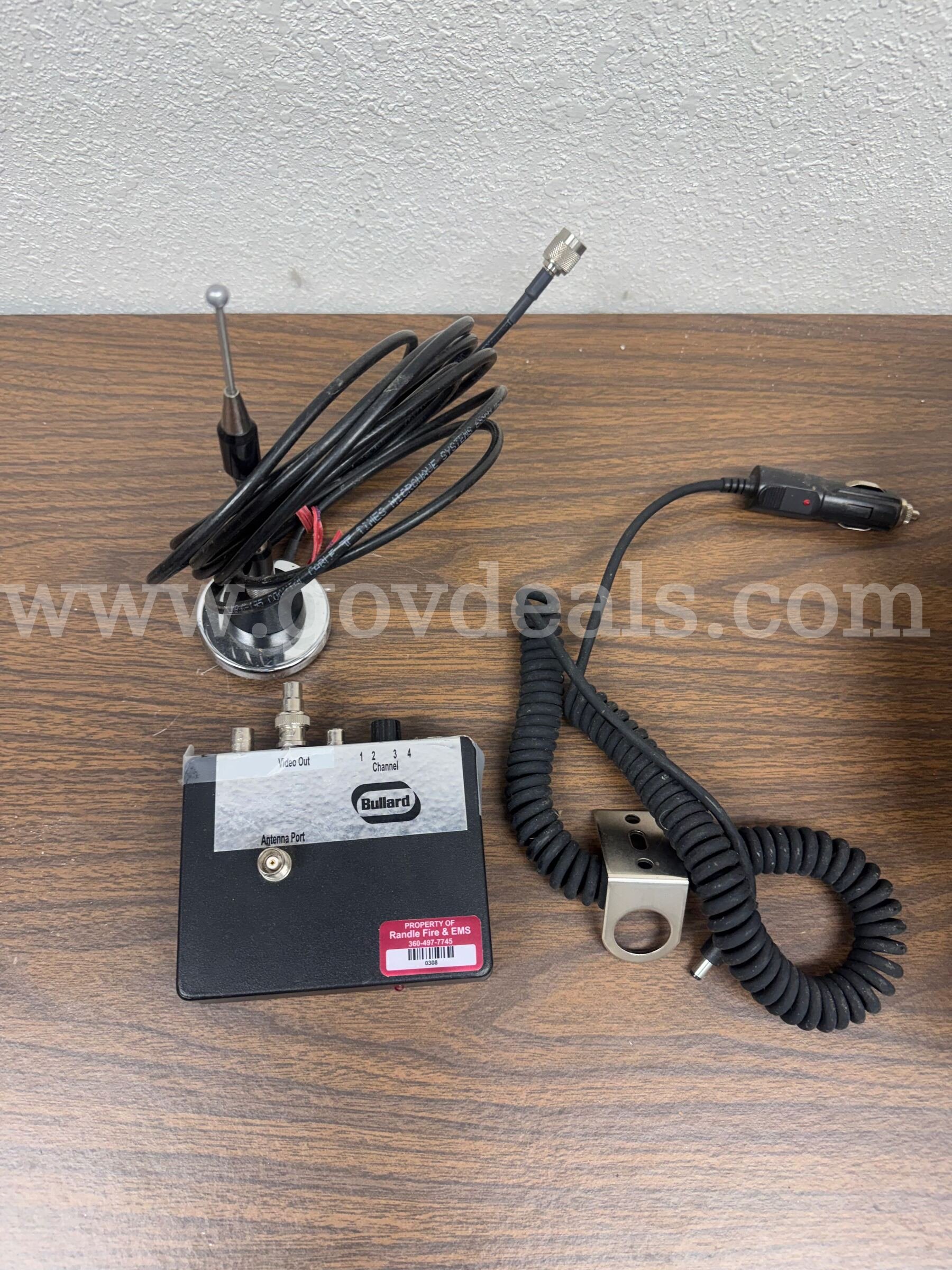 Bullard Wireless Video Receiver with Magnetic Antenna & 12V Vehicle Power Cable   Government Surplus Auction - Primary Photo