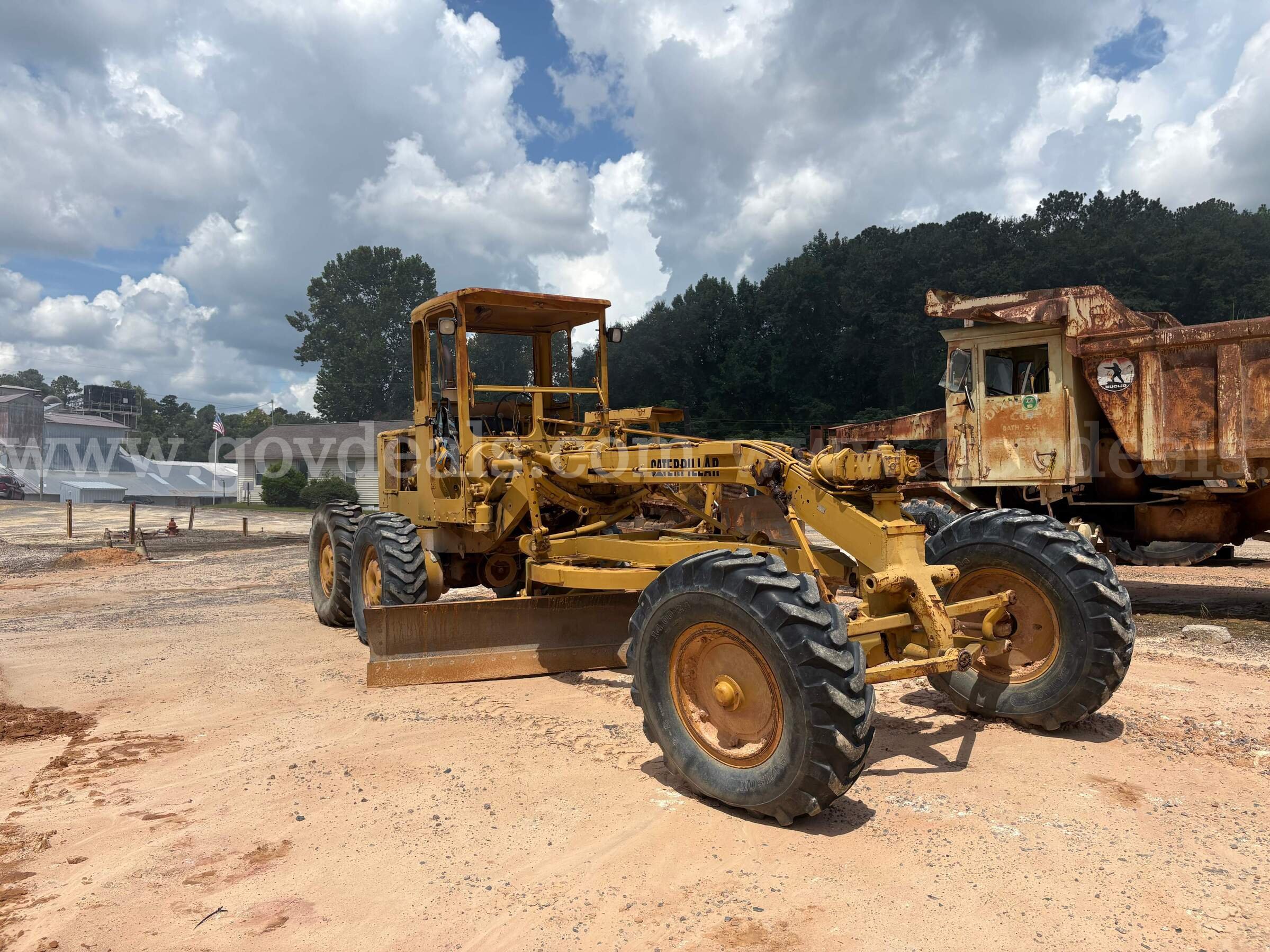 Caterpillar 112 Rigid Frame Motor Grader Caterpillar 112 Government Surplus Auction - Photo #4