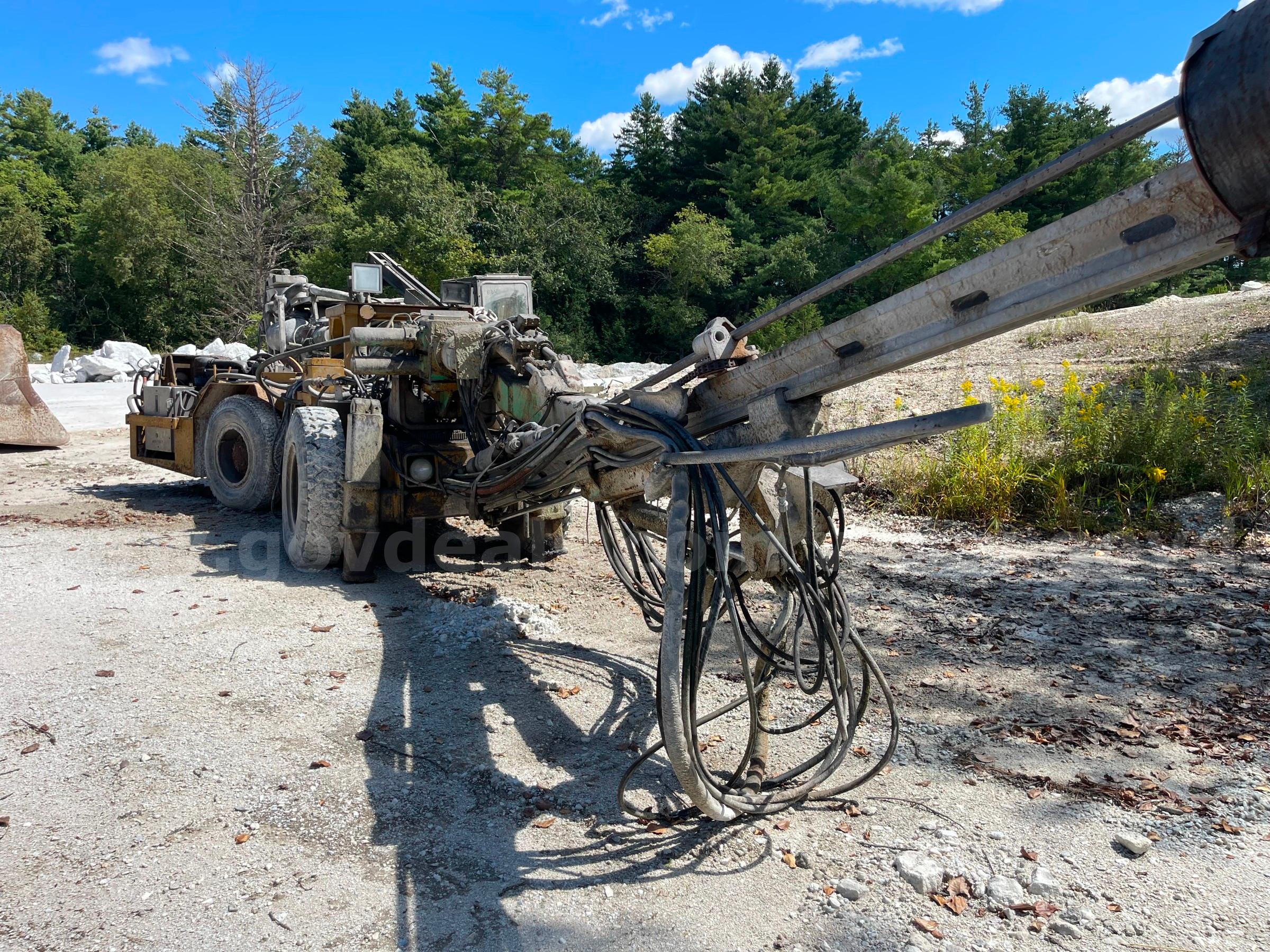 1982 Jarvis Clark MJM 10 H Single Boom Articulated Jumbo Drill-Inoperable Jarvis Clark Inc MJM 10 H Government Surplus Auction - Photo #3