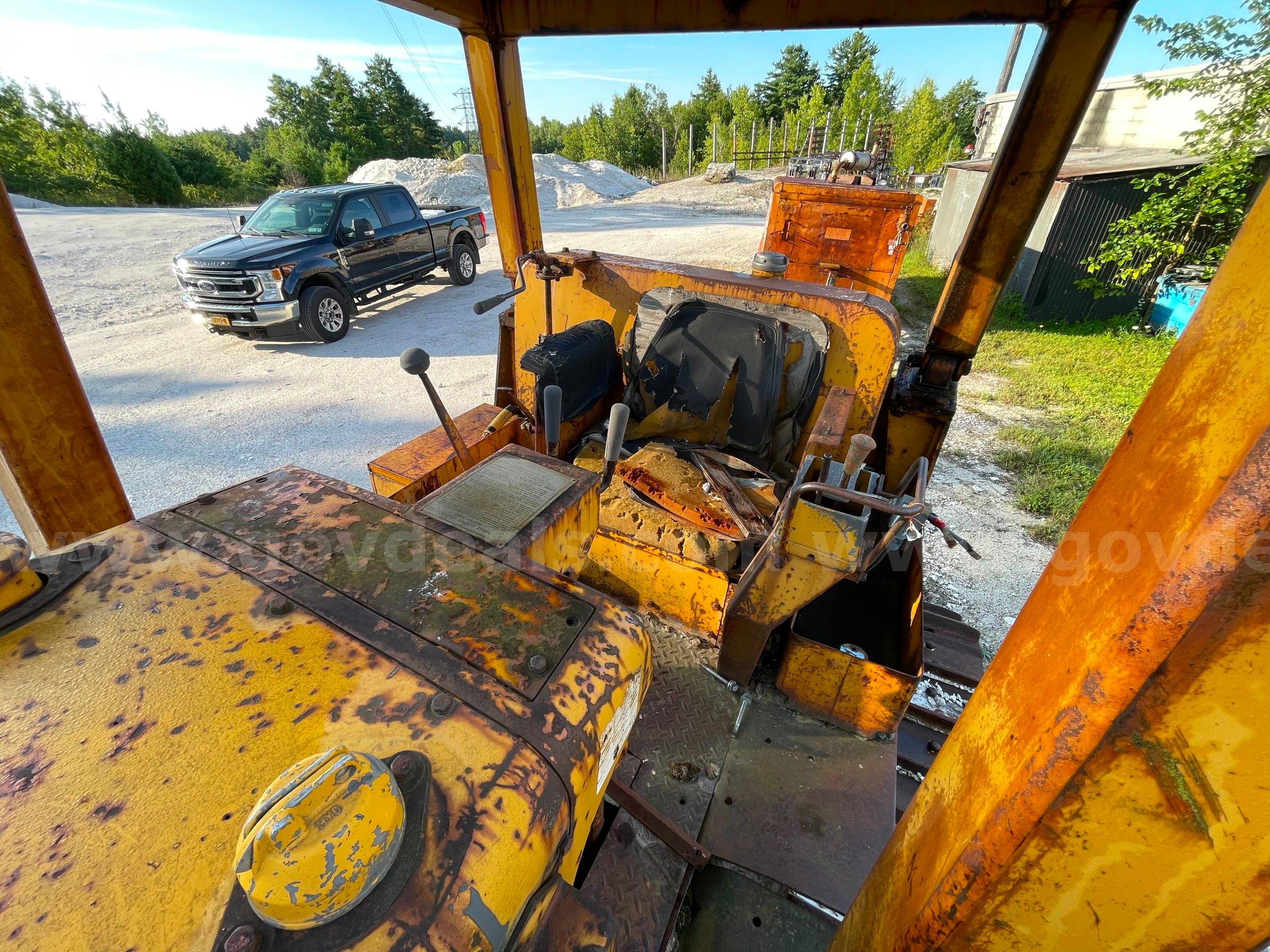 1969 Caterpillar D6C Crawler Tractor-Inoperable Caterpillar D6C Government Surplus Auction - Photo #6