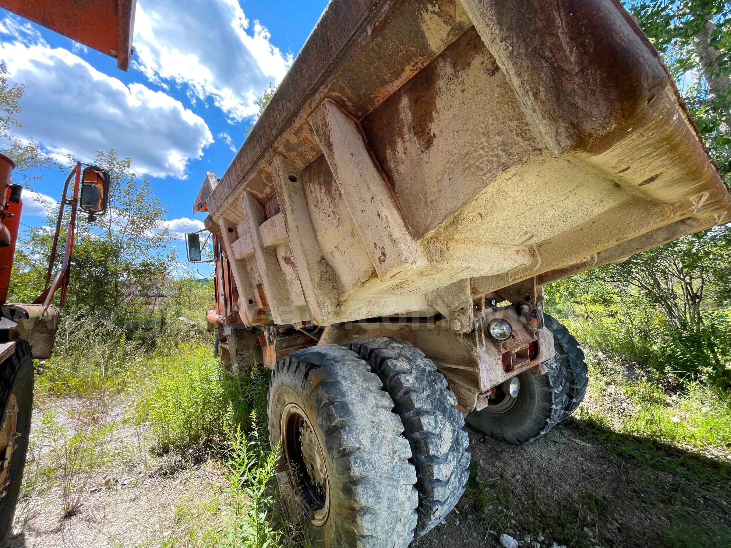1973 Mack M-20X Mechanical Drive Rear Dump-Inoperable Mack M-20X Government Surplus Auction - Photo #2