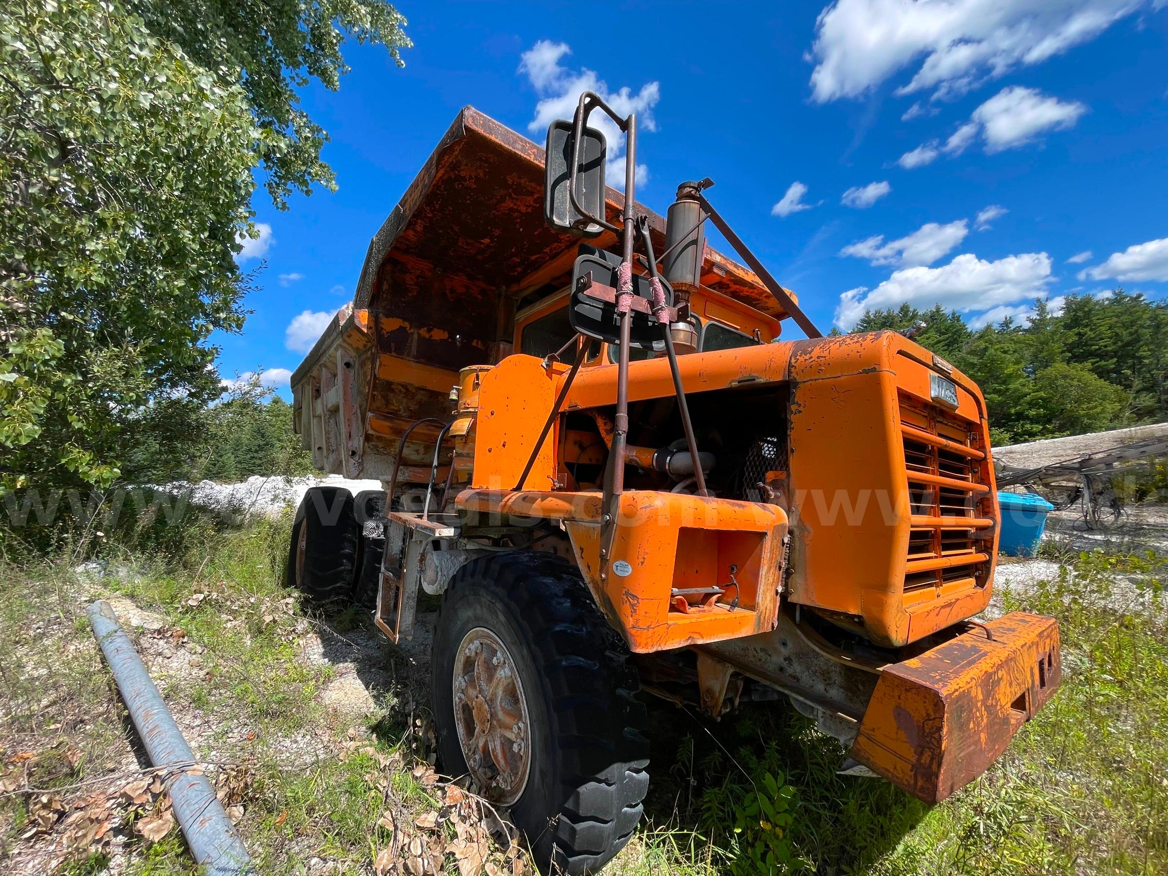 1973 Mack M-20X Mechanical Drive Rear Dump-Inoperable Mack M-20X Government Surplus Auction - Photo #3
