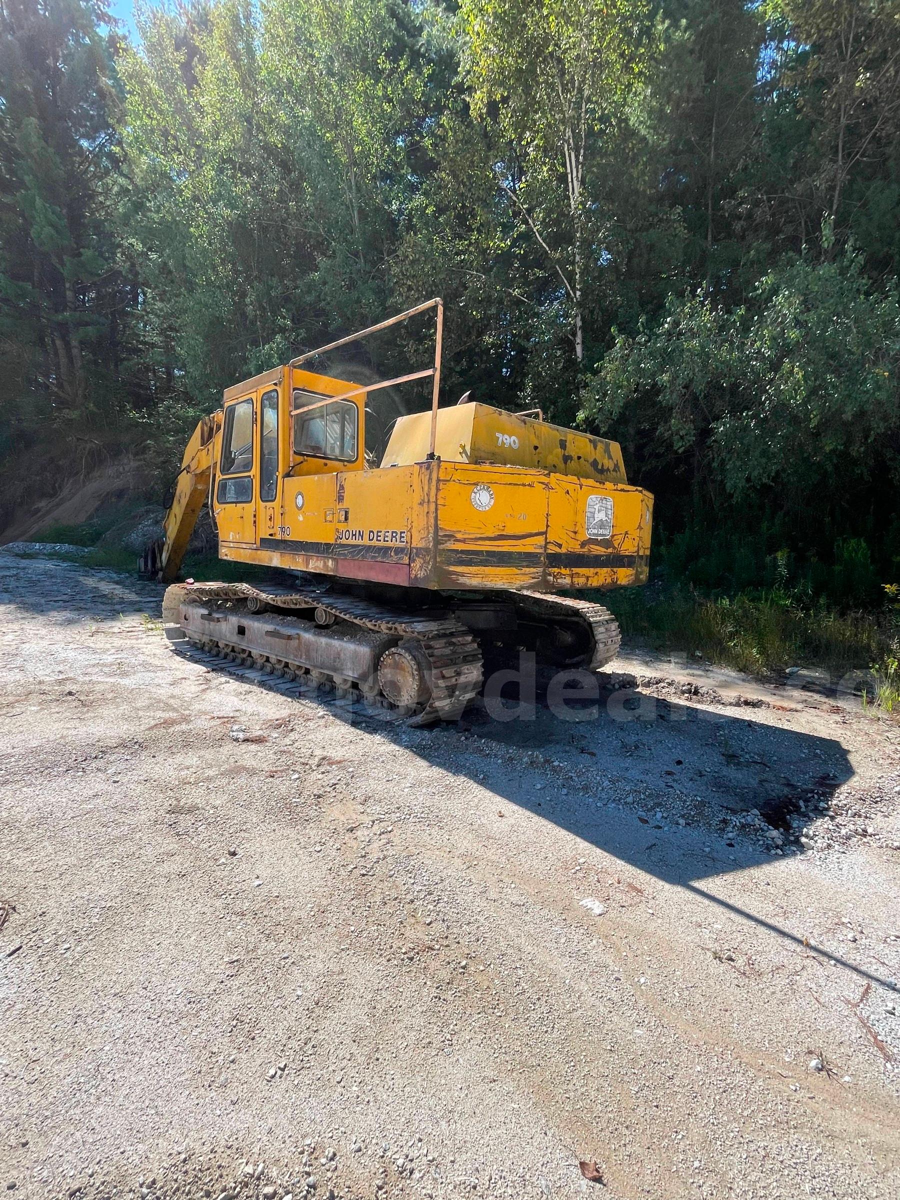 1985 John Deere 790 Hydraulic Excavator John Deere 790 Government Surplus Auction - Photo #2