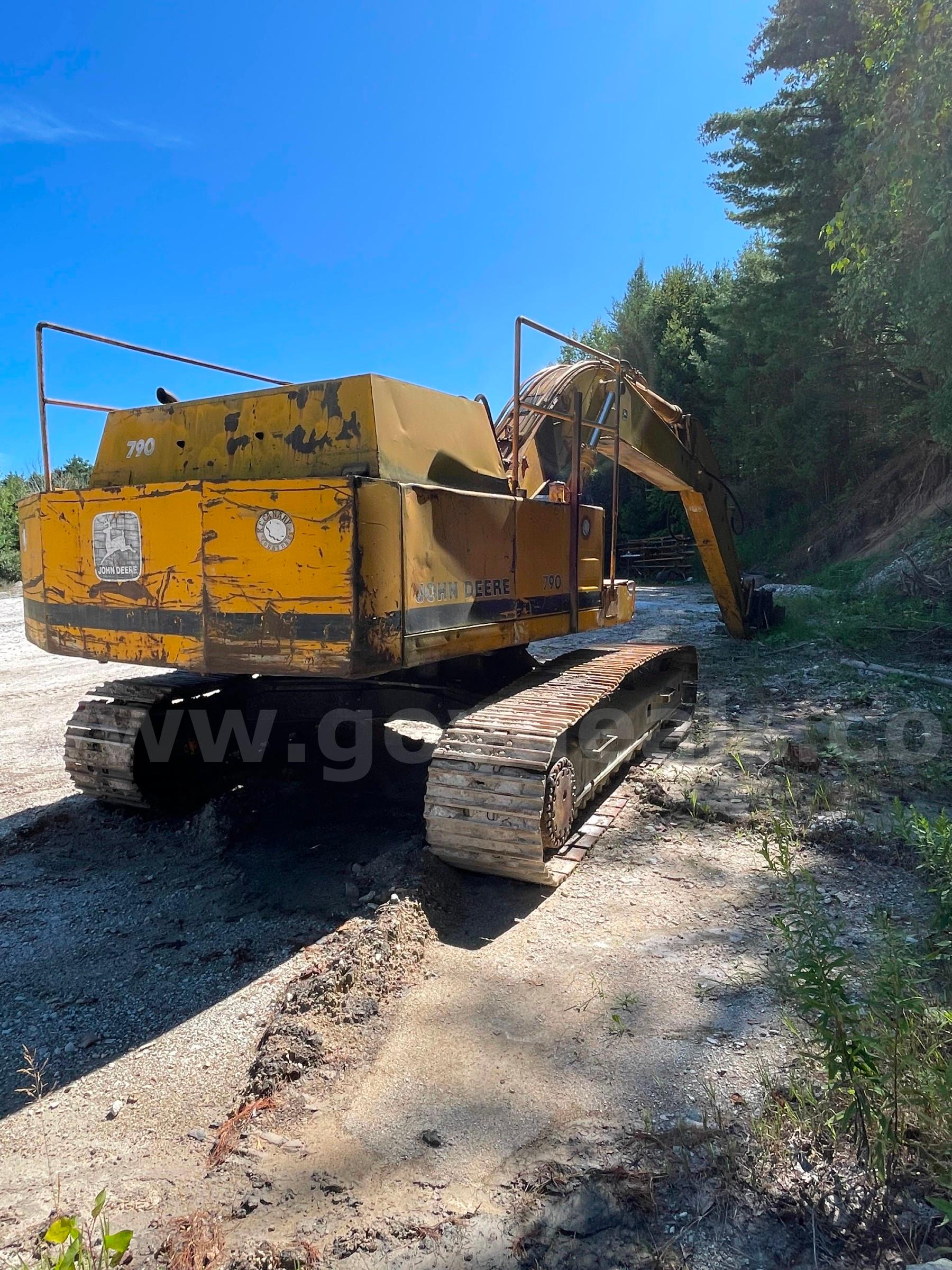 1985 John Deere 790 Hydraulic Excavator John Deere 790 Government Surplus Auction - Photo #3