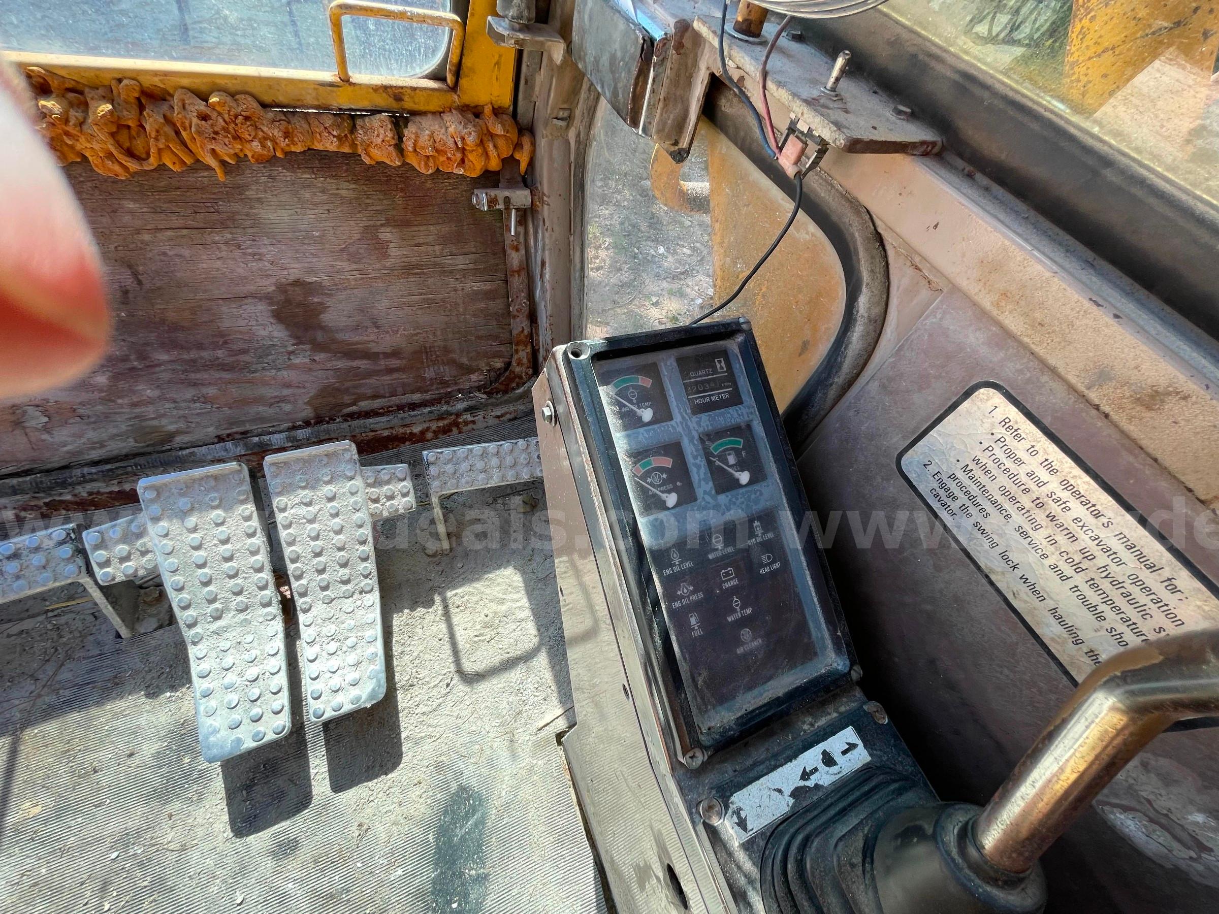 1985 John Deere 790 Hydraulic Excavator John Deere 790 Government Surplus Auction - Photo #5