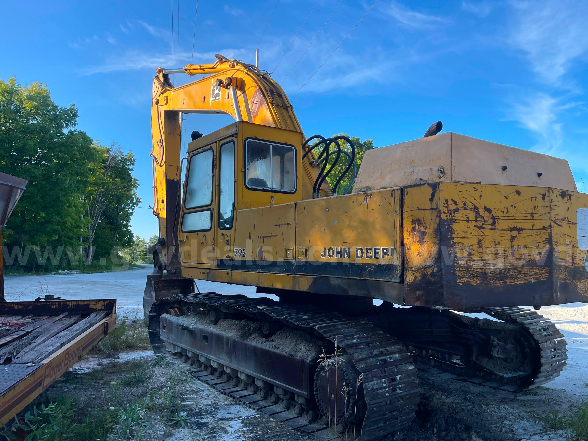 1987 John Deere 792 Hydraulic Excavator-Inoperable John Deere 792 Government Surplus Auction - Photo #2