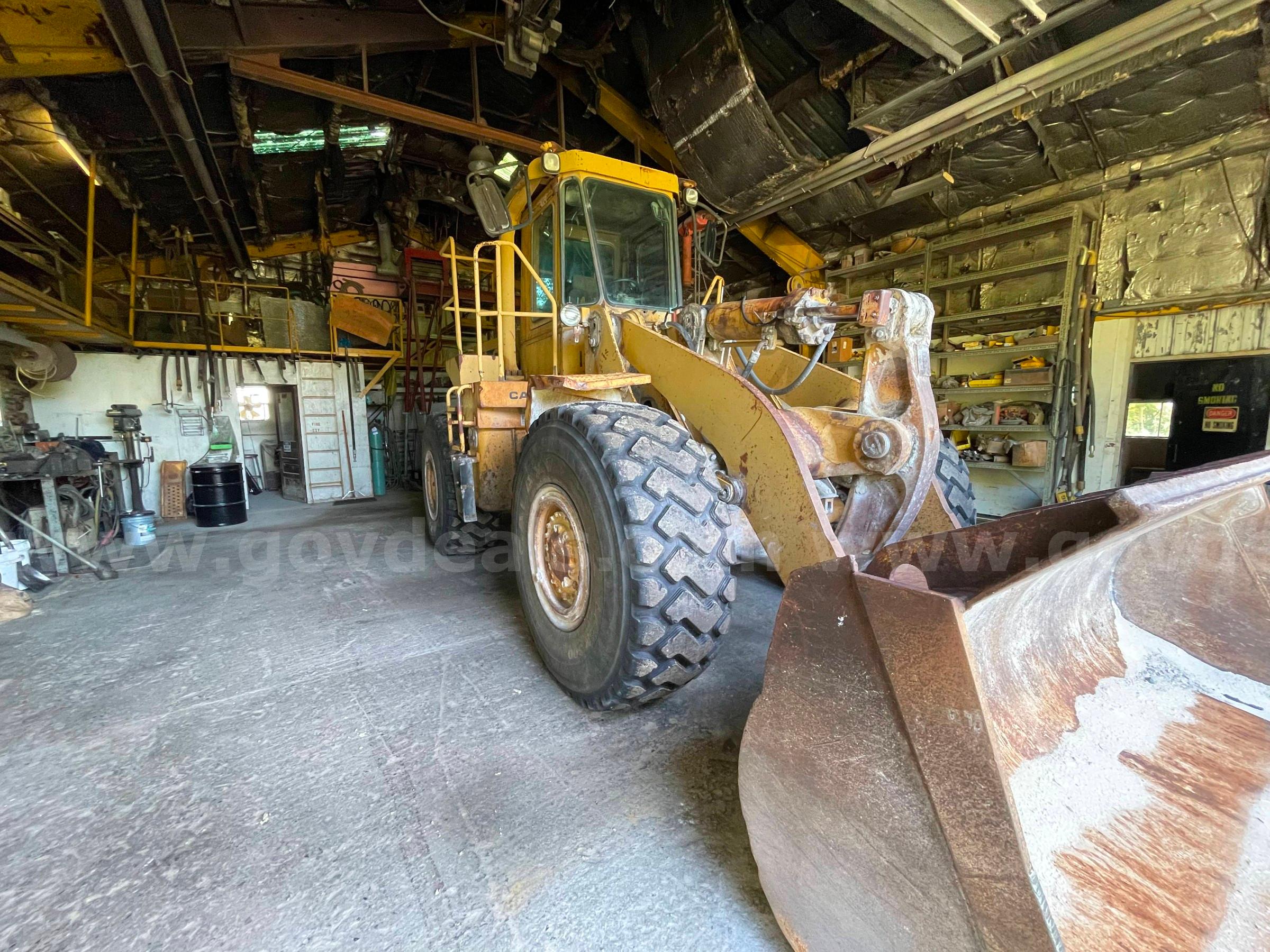 1986 Caterpillar 966D 4WD Articulated Wheel Loader-Inoperable