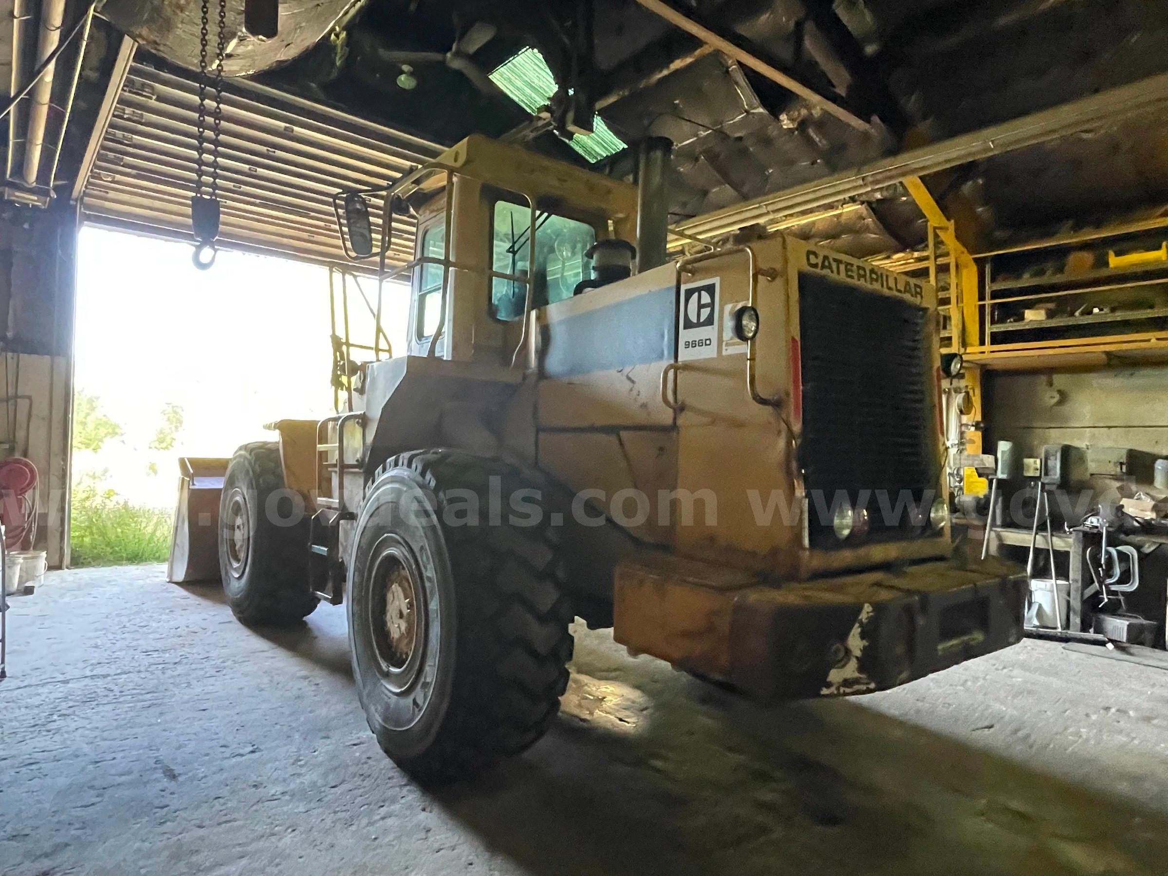 1986 Caterpillar 966D 4WD Articulated Wheel Loader-Inoperable Caterpillar 966D Government Surplus Auction - Photo #3
