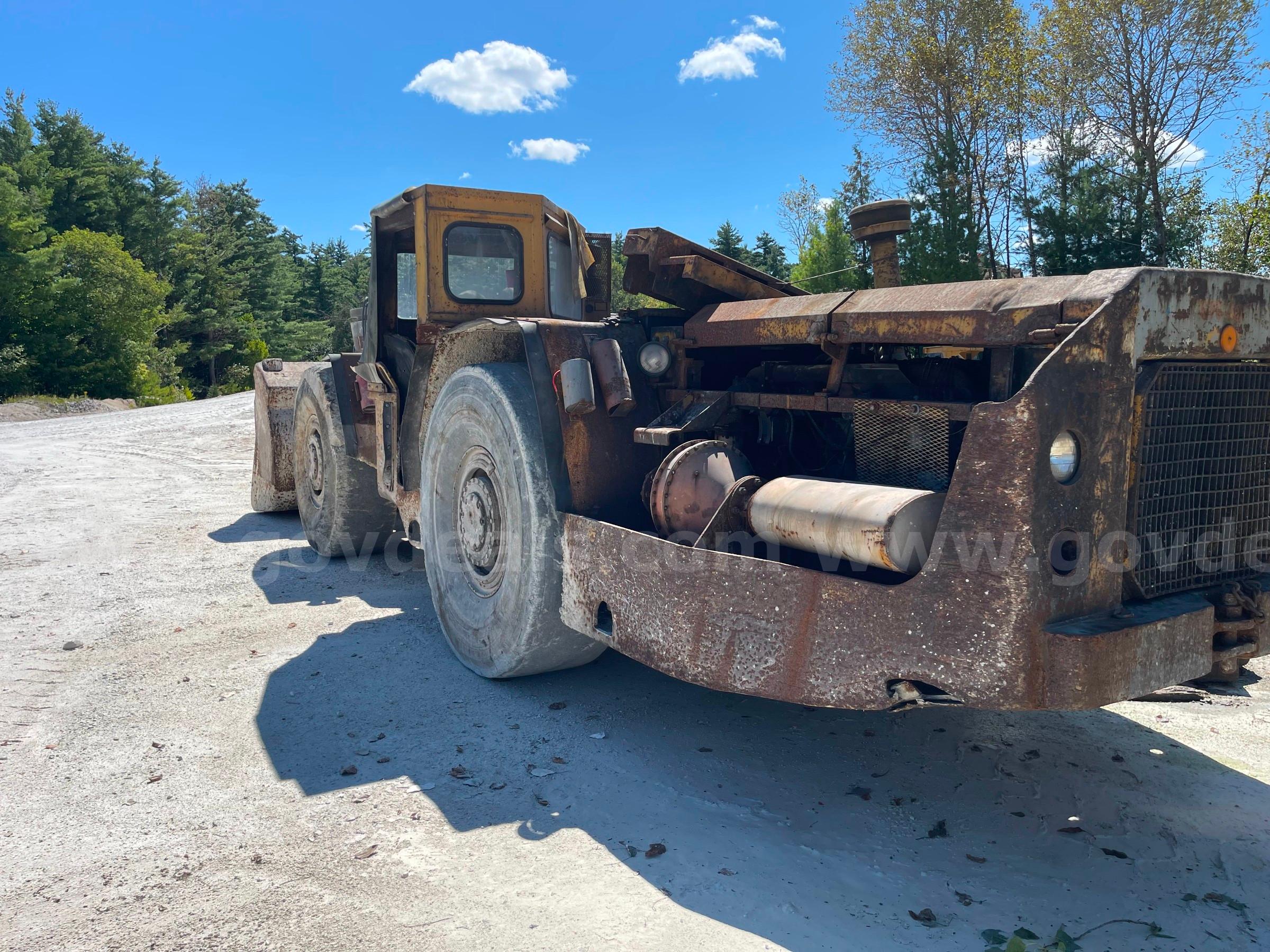 1981 Jarvis Clark JS500 Scooptram Underground L-H-D-Inoperable Jarvis Clark JS500 Government Surplus Auction - Photo #2