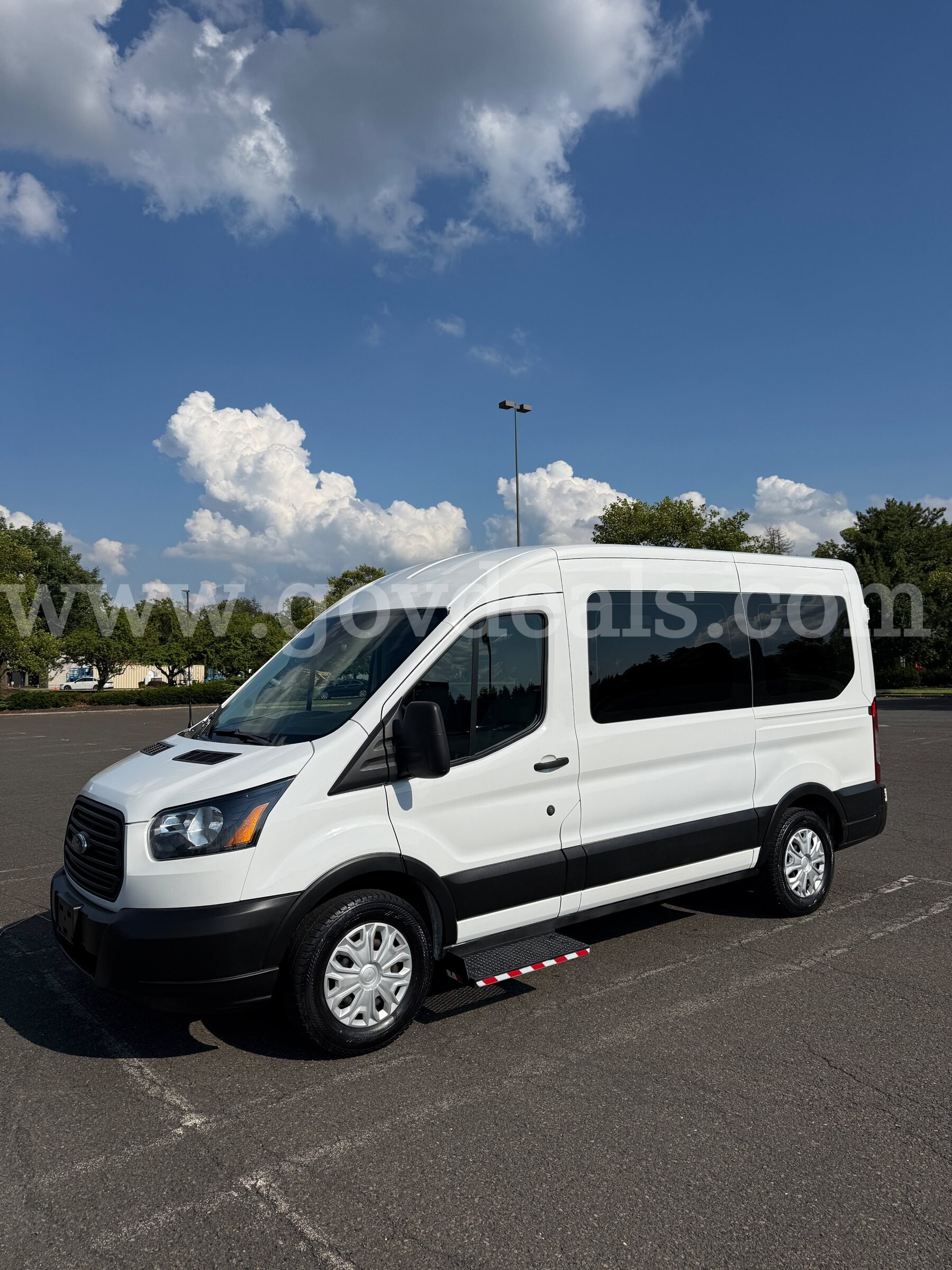 2019 Ford Transit Wheelchair Van - 16k Miles NEMT BraunAbility Rear Lift Ford Transit Government Surplus Auction - Photo #2