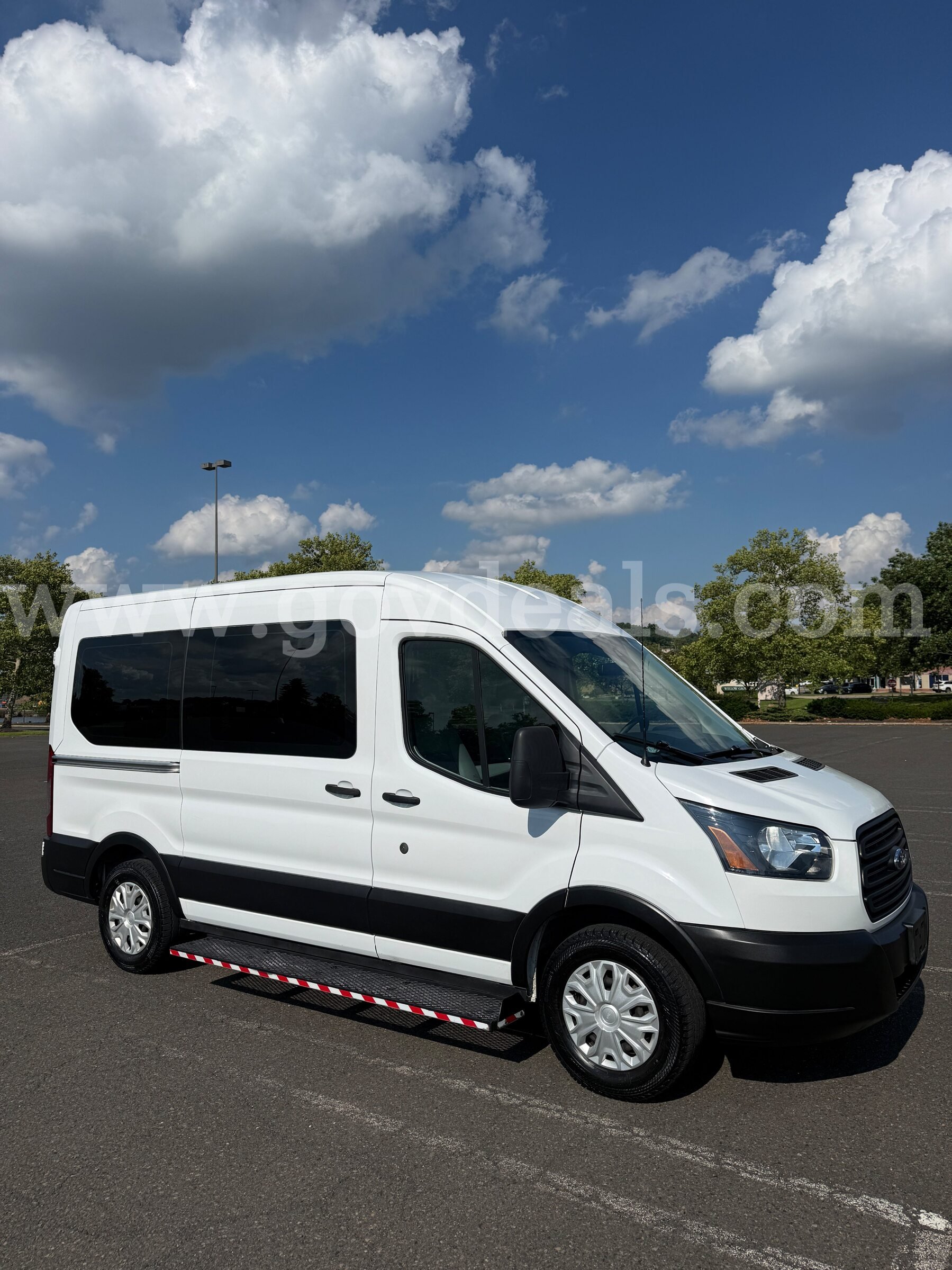 2019 Ford Transit Wheelchair Van - 16k Miles NEMT BraunAbility Rear Lift Ford Transit Government Surplus Auction - Photo #6