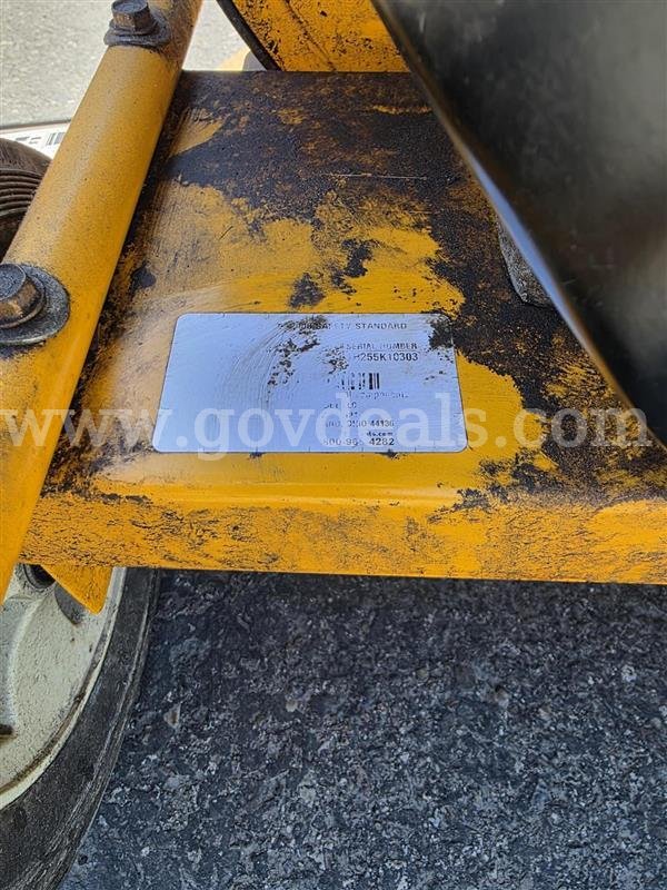 Set of (2) Cub Cadet JS1150 Jet Sweep Walk-Behind Leaf Blowers Cub Cadet JS1150 Government Surplus Auction - Photo #6