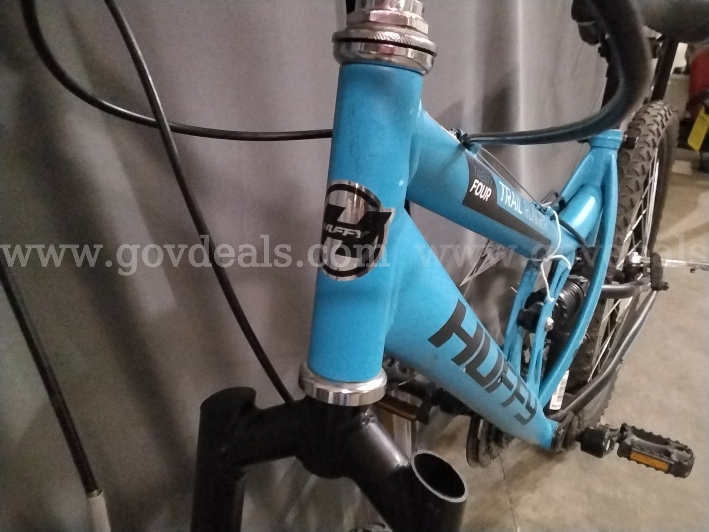 Huffy Twenty Four Trail Runner Huffy Twenty Four Trail Runner Government Surplus Auction - Photo #2