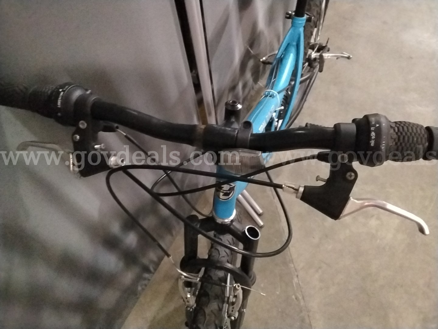 Huffy Twenty Four Trail Runner Huffy Twenty Four Trail Runner Government Surplus Auction - Photo #3