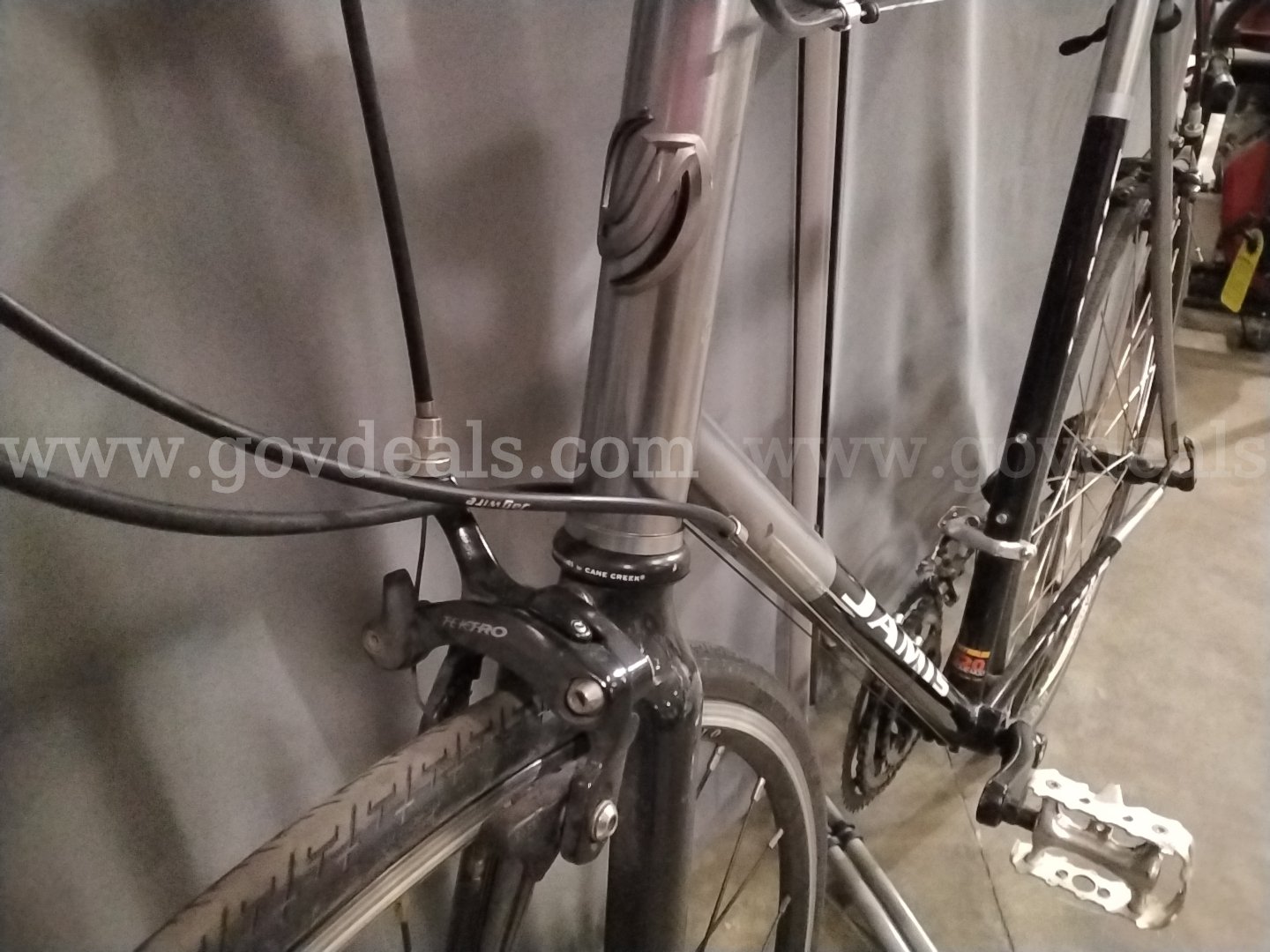 Satellite Jamis Bike   Government Surplus Auction - Photo #2