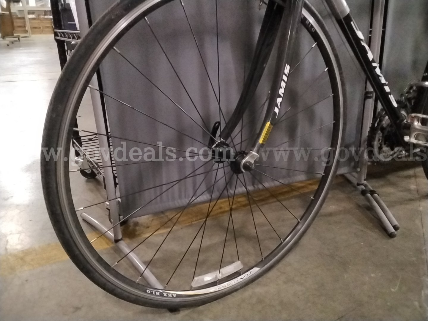 Satellite Jamis Bike   Government Surplus Auction - Photo #3