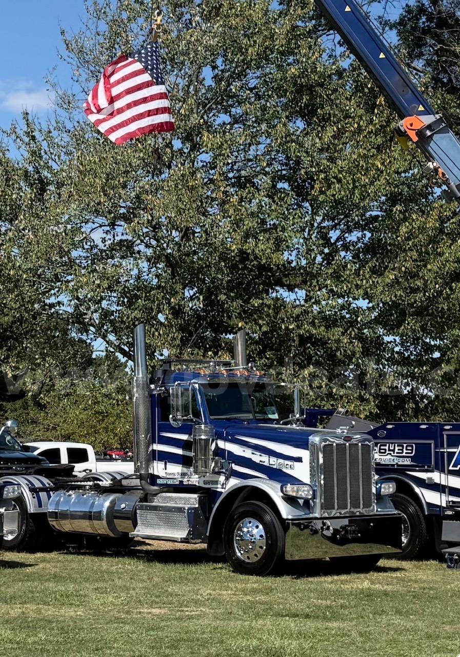 2013 Peterbilt 388 Tractor Peterbilt 388 Government Surplus Auction - Photo #2