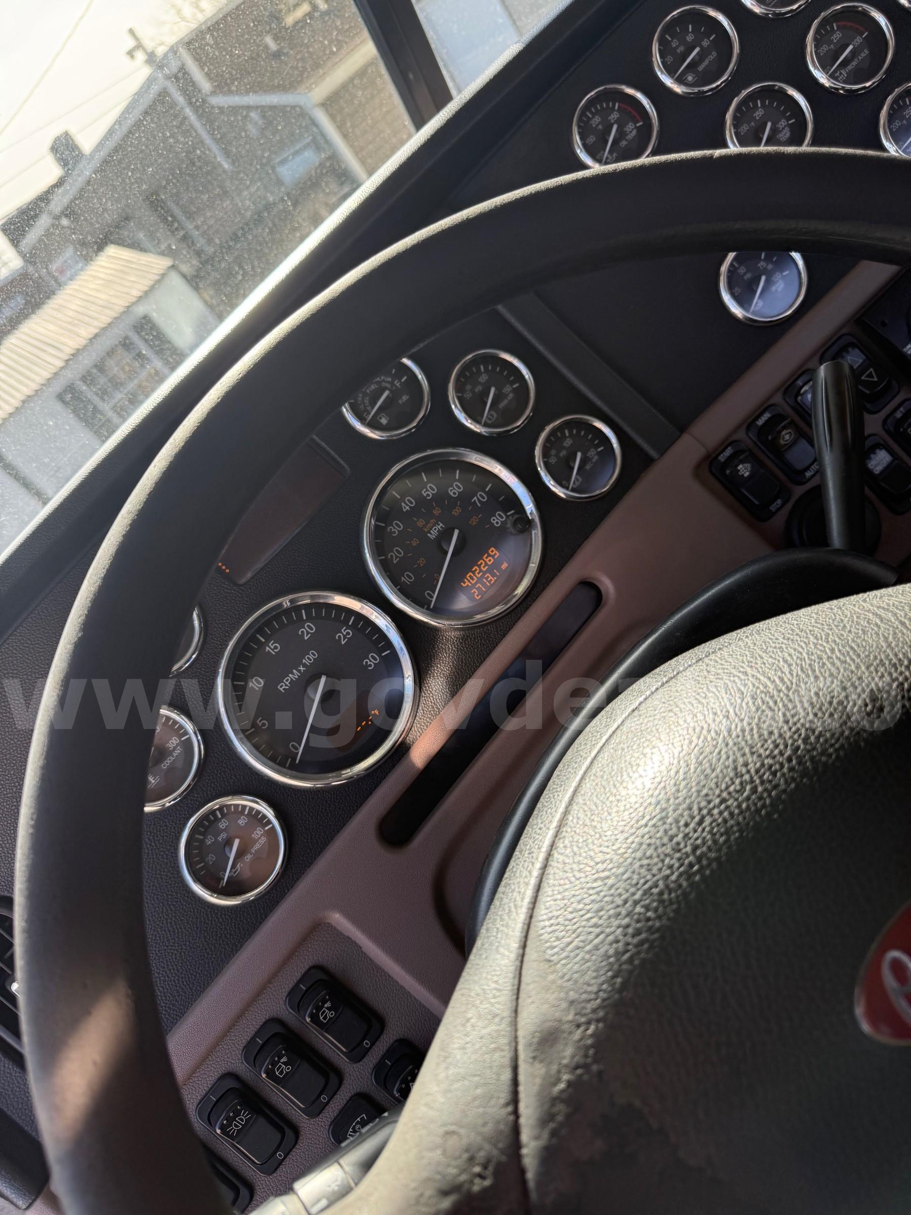 2013 Peterbilt 388 Tractor Peterbilt 388 Government Surplus Auction - Photo #5