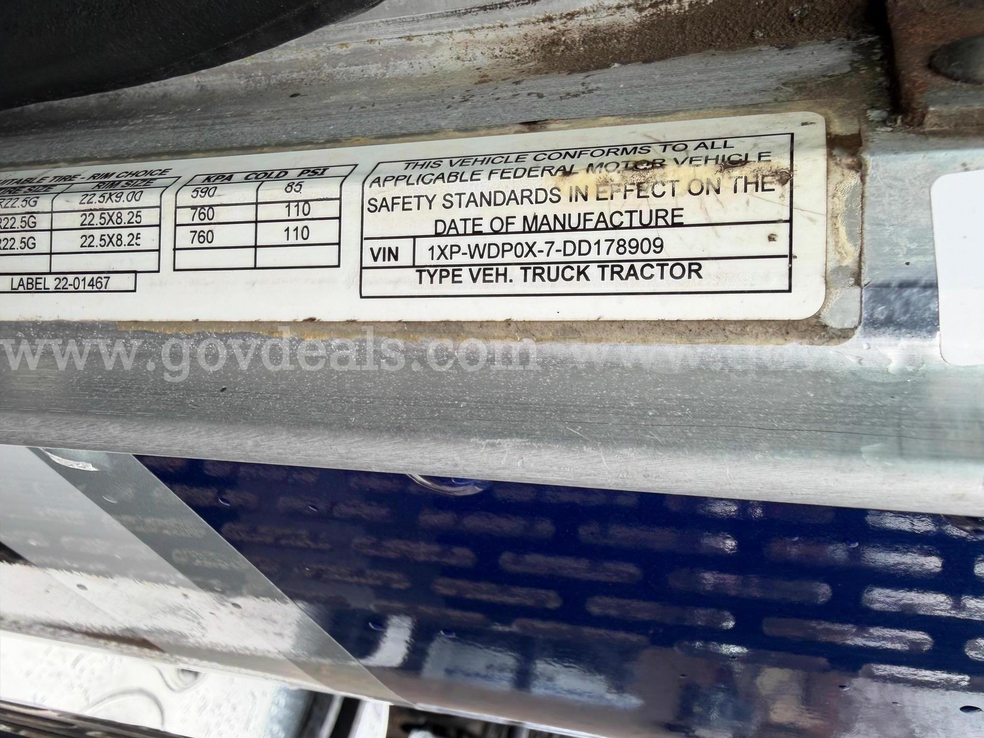 2013 Peterbilt 388 Tractor Peterbilt 388 Government Surplus Auction - Photo #6