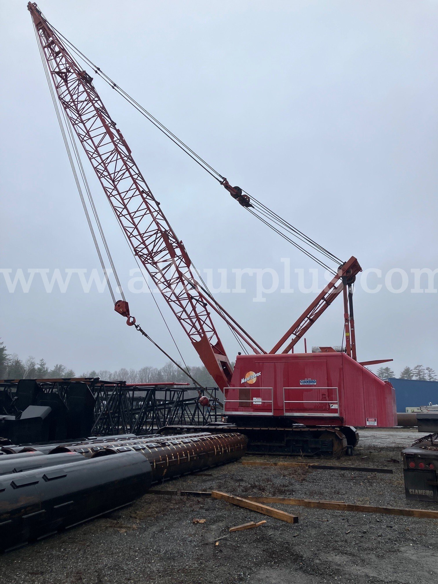 1992 Manitowoc 3900W Series 2, 140-Ton Crawler Crane, w/100 ft. of No. 9A boom, CAT 3406B diesel engine Qty 1 Manitowoc 3900W Government Surplus Auction - Photo #3