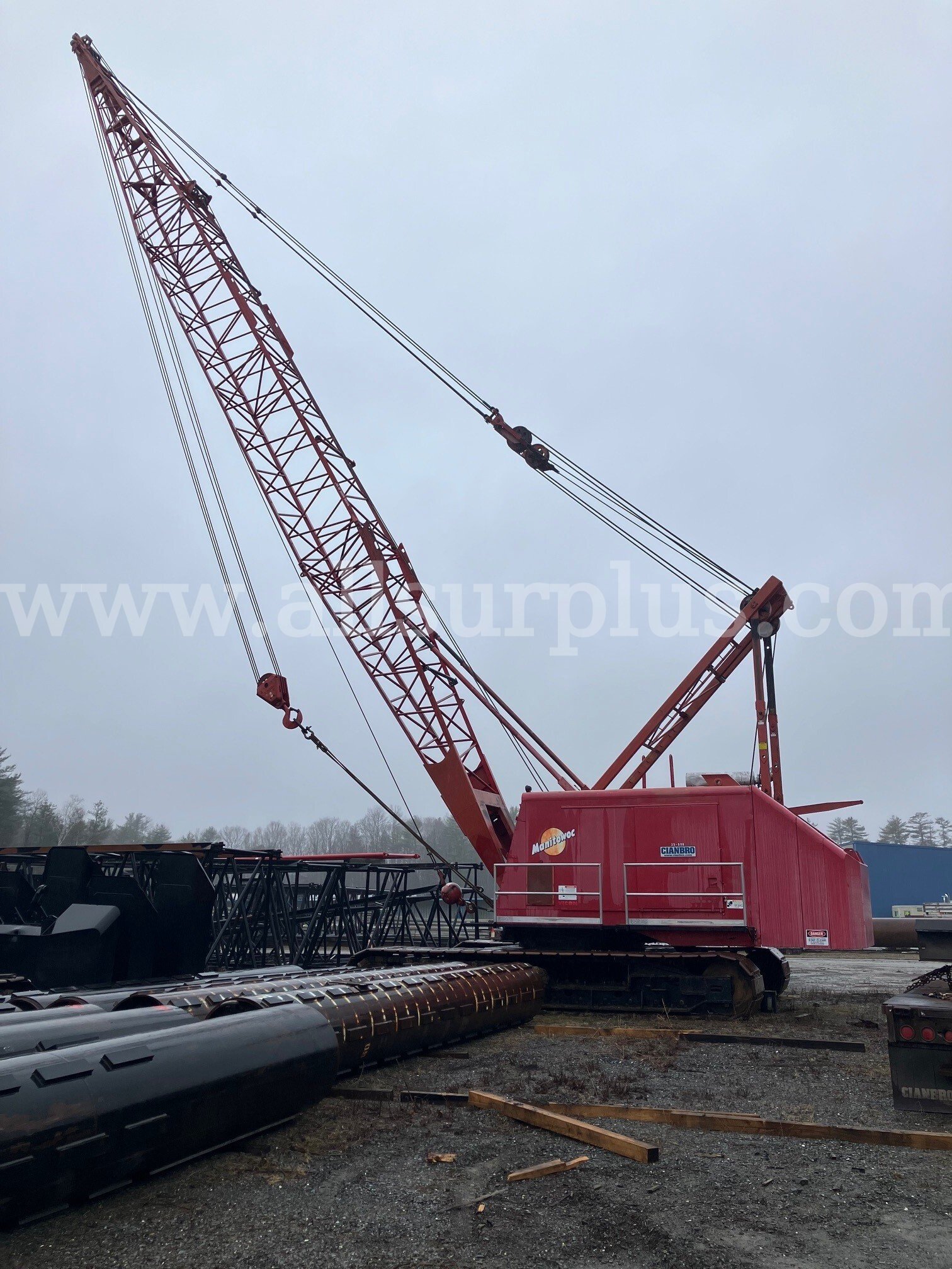1992 Manitowoc 3900W Series 2, 140-Ton Crawler Crane, w/100 ft. of No. 9A boom, CAT 3406B diesel engine Qty 1 Manitowoc 3900W Government Surplus Auction - Photo #5