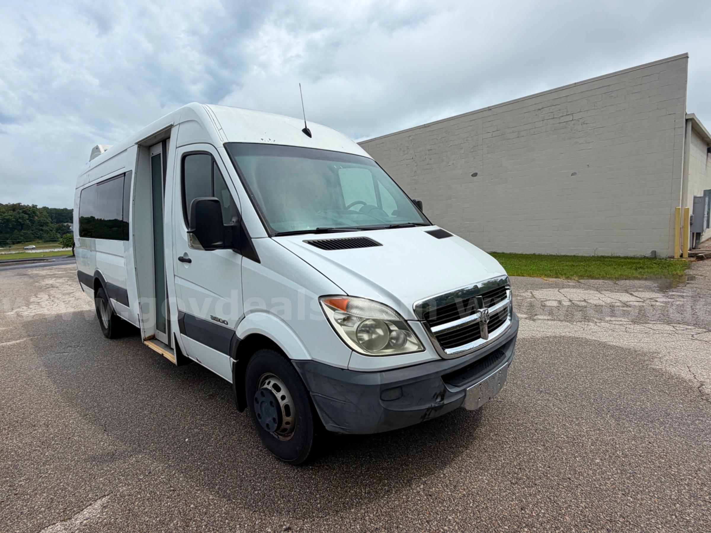 2009 Dodge Sprinter Van 3500 170-in. WB EXT Dodge 3500 Government Surplus Auction - Photo #4