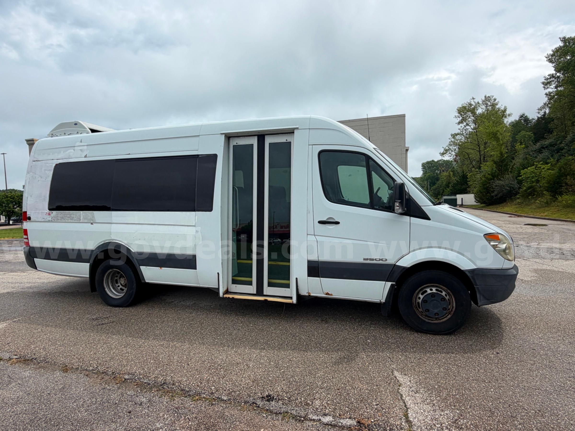 2009 Dodge Sprinter Van 3500 170-in. WB EXT Dodge 3500 Government Surplus Auction - Photo #6