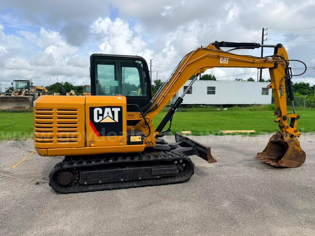 2017 Caterpillar 305-5E Mini Excavator * SEE VIDEO* Caterpillar 305 Government Surplus Auction - Photo #2