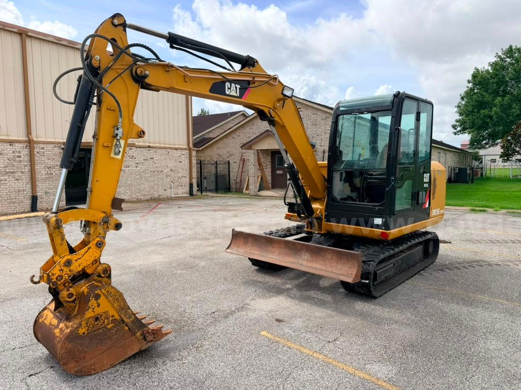 2017 Caterpillar 305-5E Mini Excavator * SEE VIDEO* Caterpillar 305 Government Surplus Auction - Photo #3