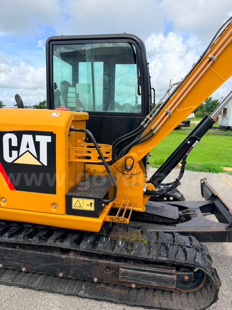 2017 Caterpillar 305-5E Mini Excavator * SEE VIDEO* Caterpillar 305 Government Surplus Auction - Photo #6