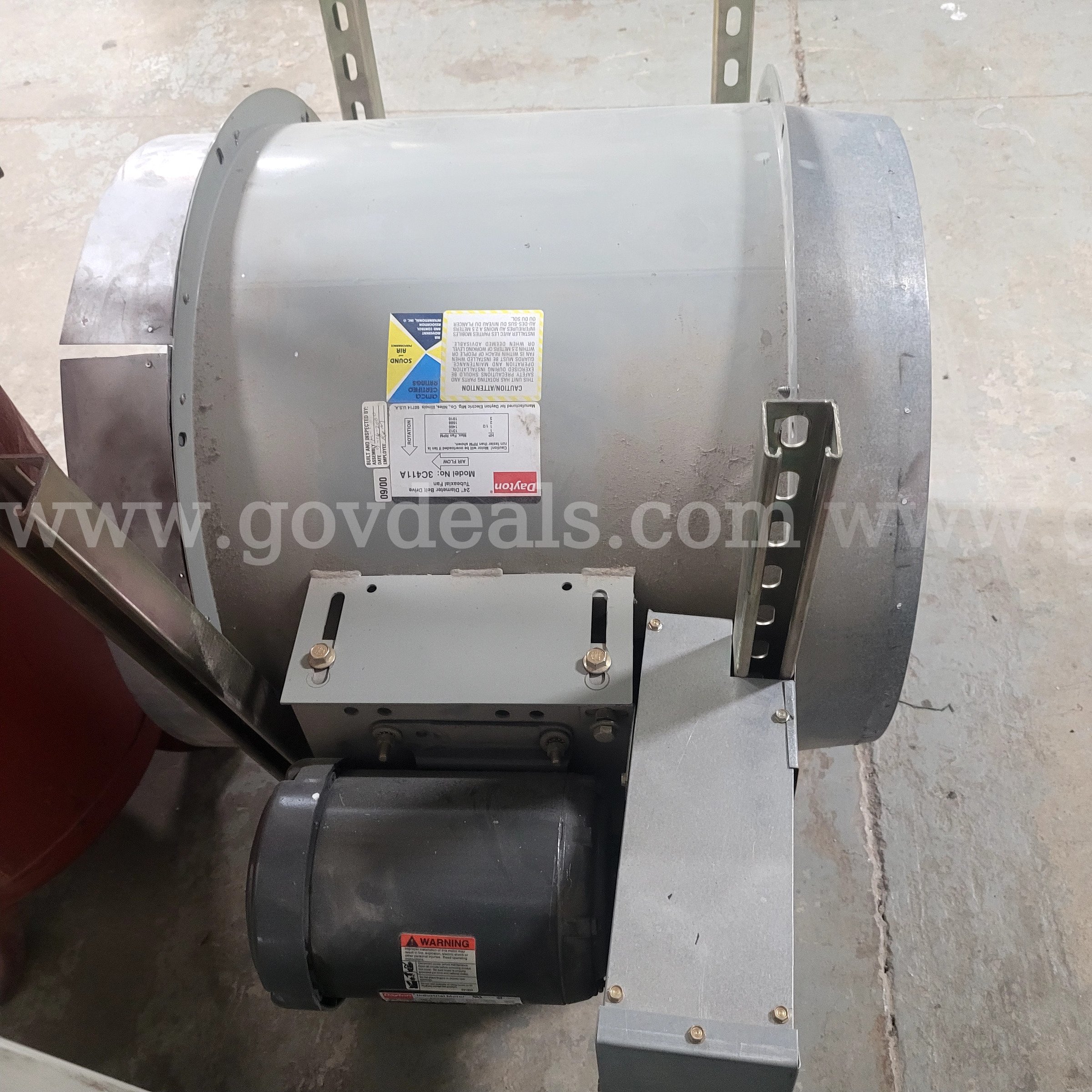 Dayton 24 inch Belt Drive Tubeaxial Fan Dayton 3C411A/3KW97 Government Surplus Auction - Primary Photo