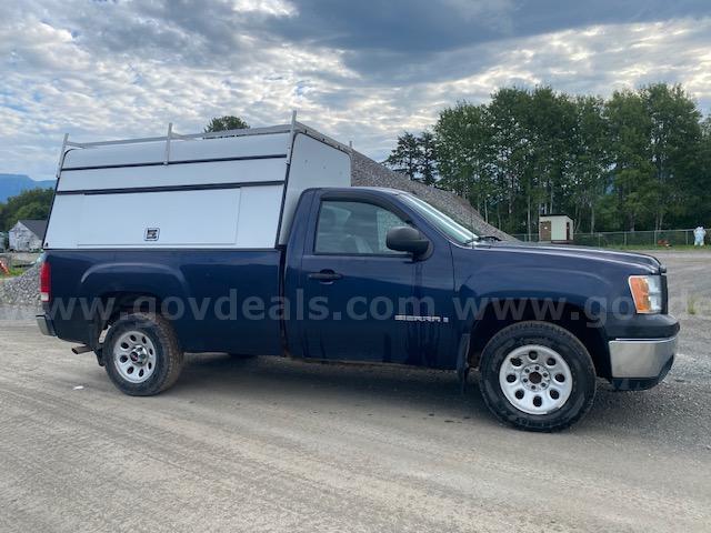 2009 GMC Sierra 1500 PICKUP TRUCK With Leer Canopy - 2-DR, 4.3L V6 OHV 12V GMC Sierra Government Surplus Auction - Photo #3