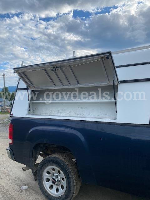 2009 GMC Sierra 1500 PICKUP TRUCK With Leer Canopy - 2-DR, 4.3L V6 OHV 12V GMC Sierra Government Surplus Auction - Photo #5