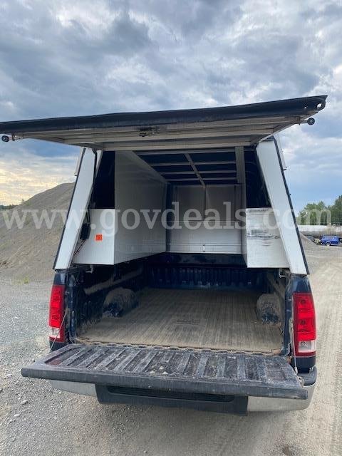 2009 GMC Sierra 1500 PICKUP TRUCK With Leer Canopy - 2-DR, 4.3L V6 OHV 12V GMC Sierra Government Surplus Auction - Photo #6