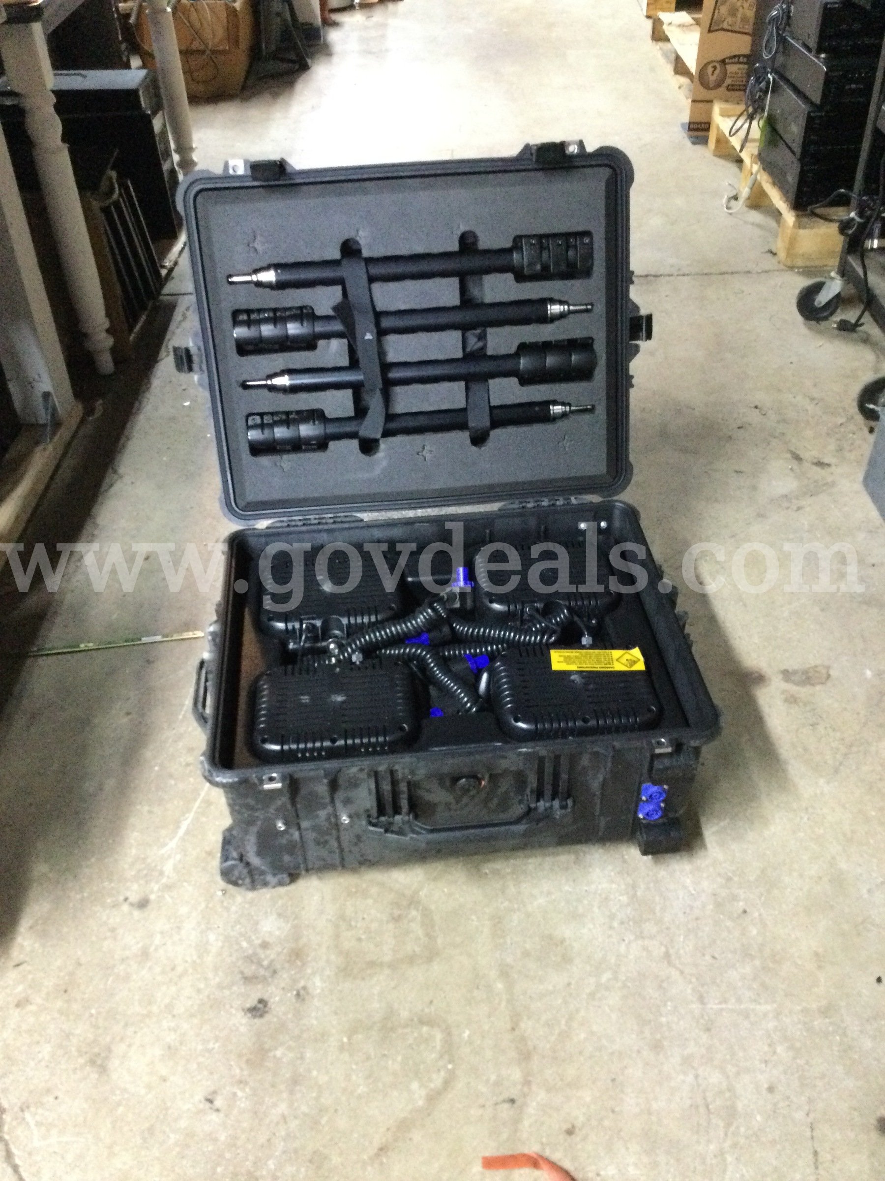 Pelican 9470 - Remote Area Lighting System -  A self-contained, portable LED floodlight station. Pelican 9470 Government Surplus Auction - Photo #2