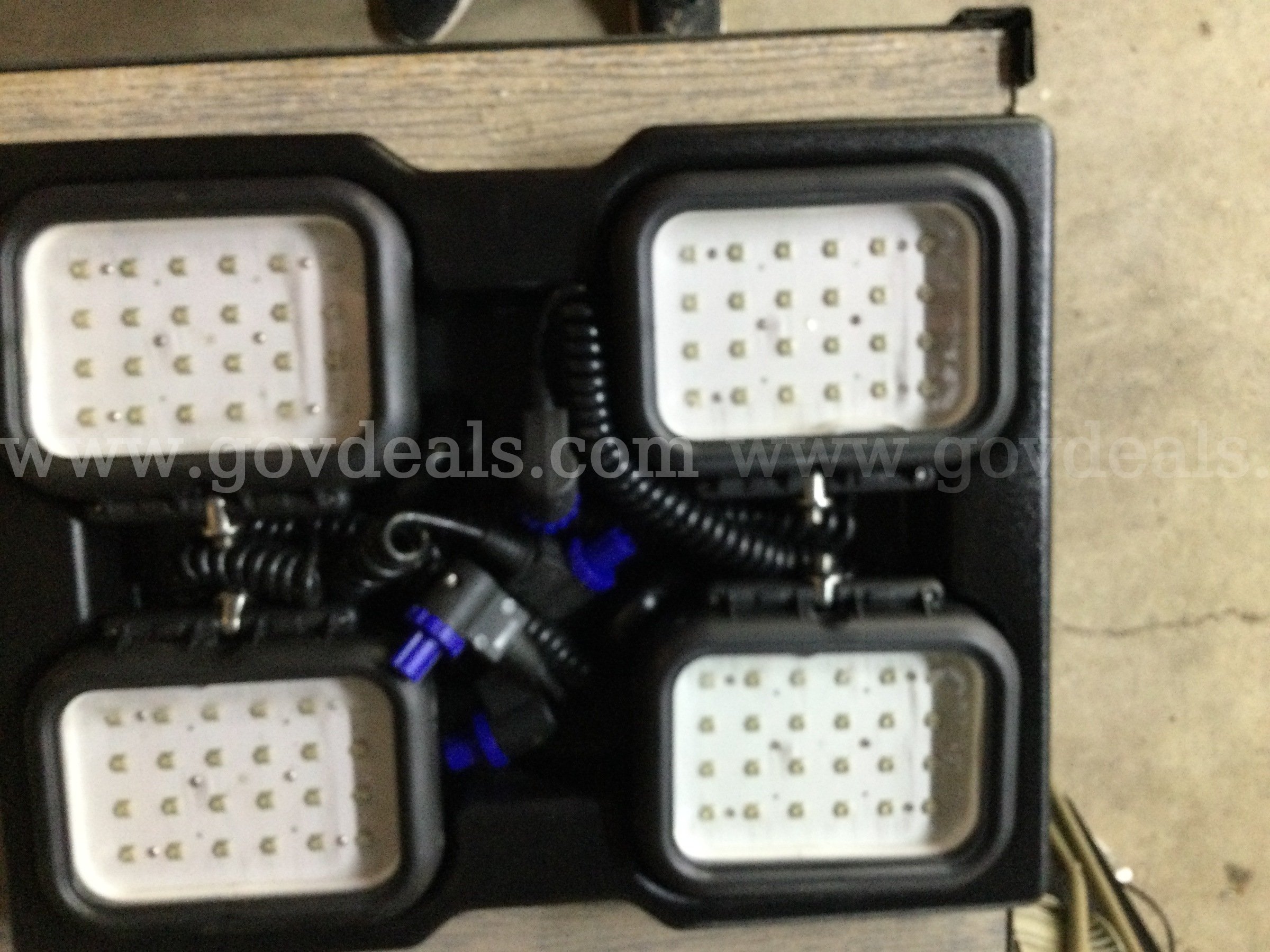 Pelican 9470 - Remote Area Lighting System -  A self-contained, portable LED floodlight station. Pelican 9470 Government Surplus Auction - Photo #6