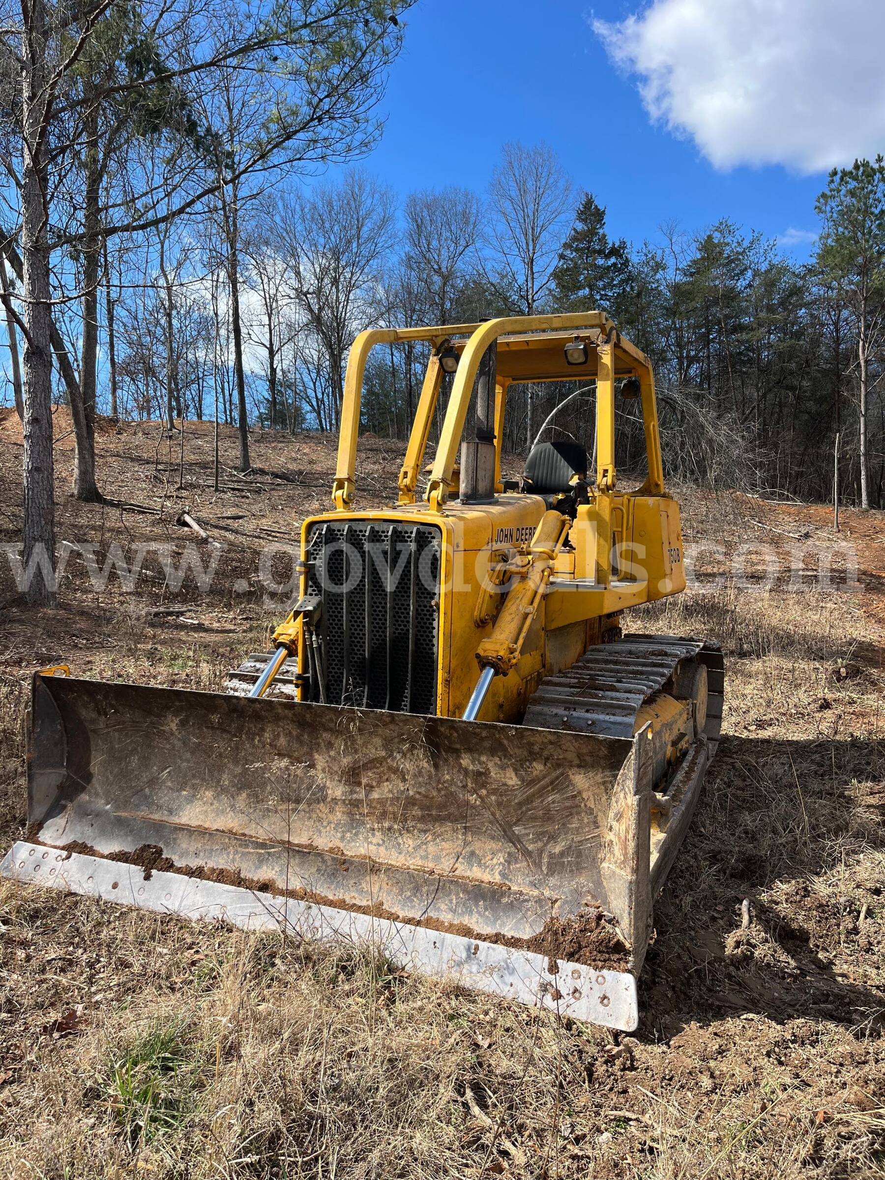 john deere 750B dozer deere 750B Government Surplus Auction - Photo #3