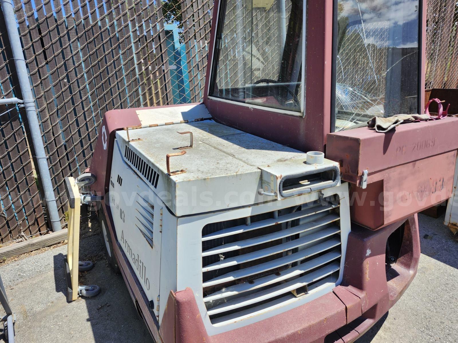 PowerBoss Armadillo Heavy Duty Ride-on Floor Sweeper  Sw/9Xt/EQSW03 Government Surplus Auction - Photo #2