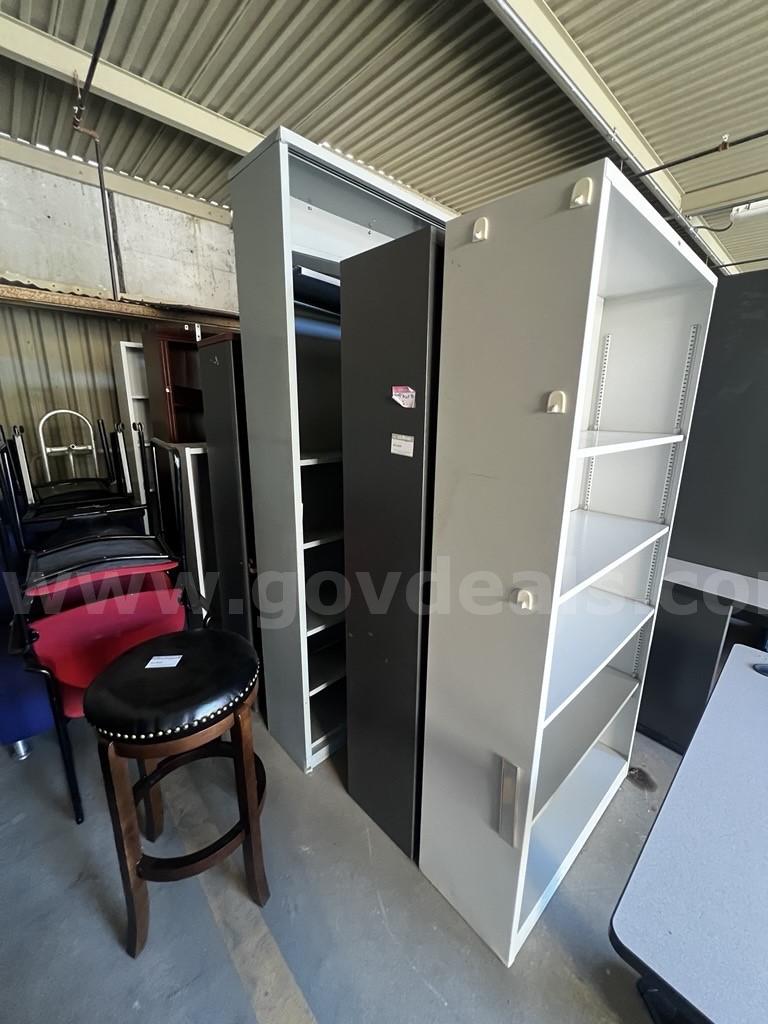 Lot of Misc Office Furniture - Desks, File cabinets, book shelves   Government Surplus Auction - Photo #2