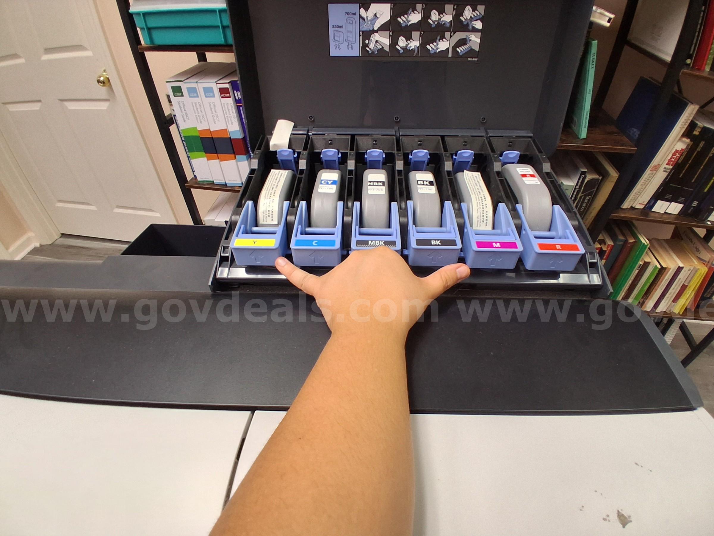 Canon iPF8400SE Commercial Poster Printer Canon iPF8400SE Government Surplus Auction - Photo #4