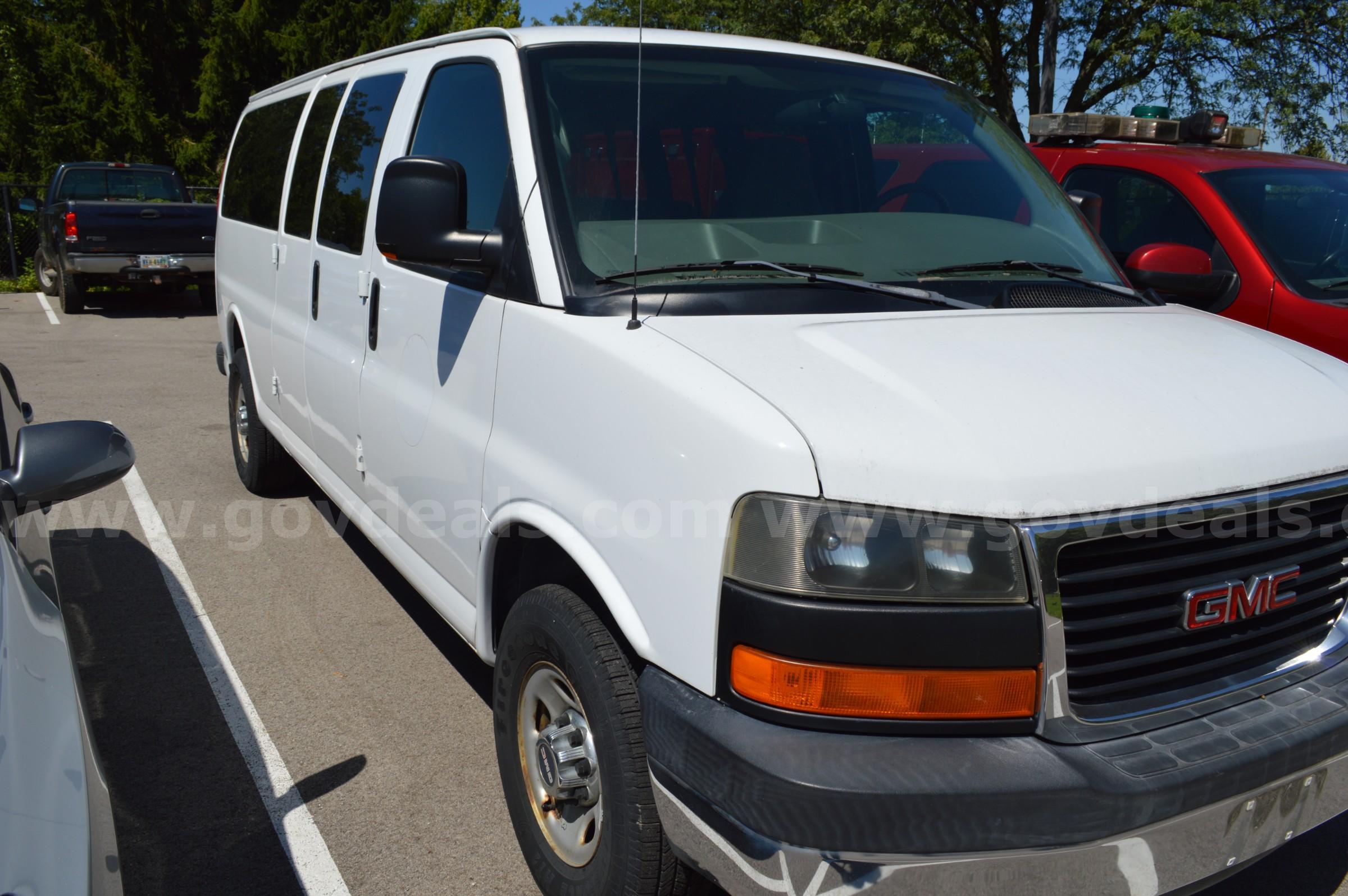 2007 GMC Savana LT G3500 Extended GMC Savana Government Surplus Auction - Photo #3