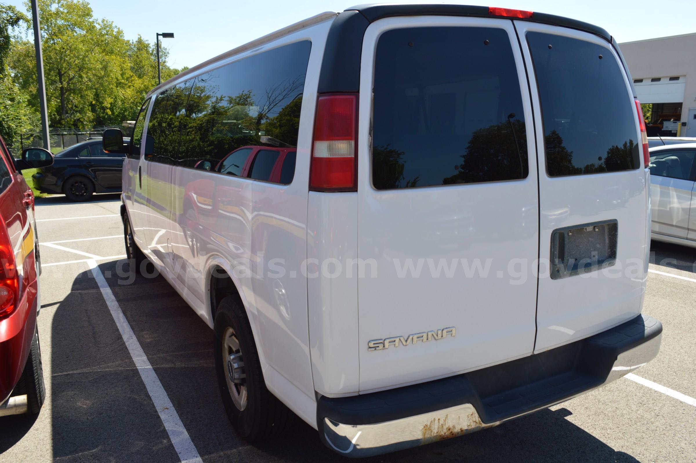 2007 GMC Savana LT G3500 Extended GMC Savana Government Surplus Auction - Photo #6