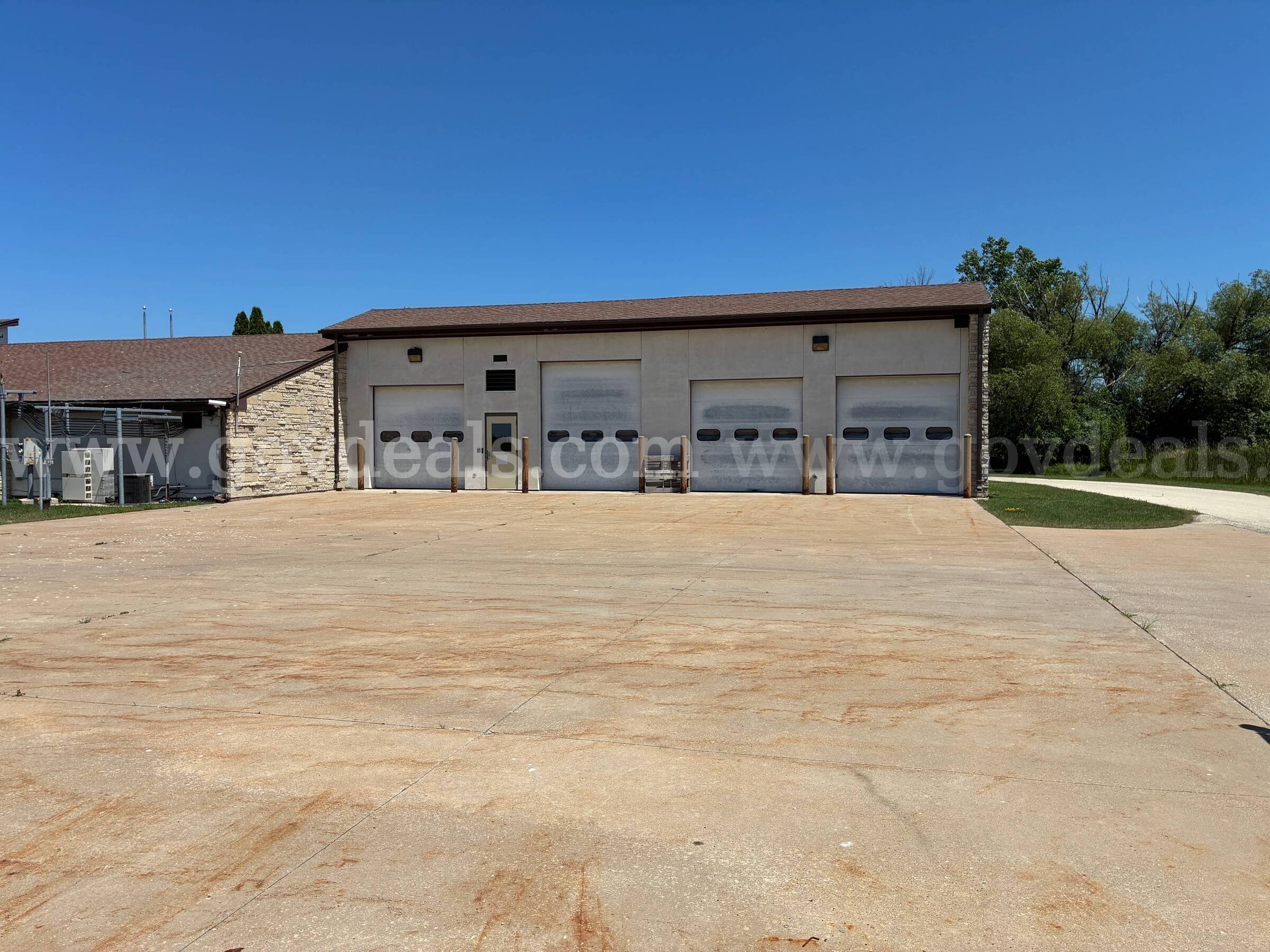 Former State Patrol Building in Fond du lac, WI on 4.292 Acres  292 Government Surplus Auction - Photo #3