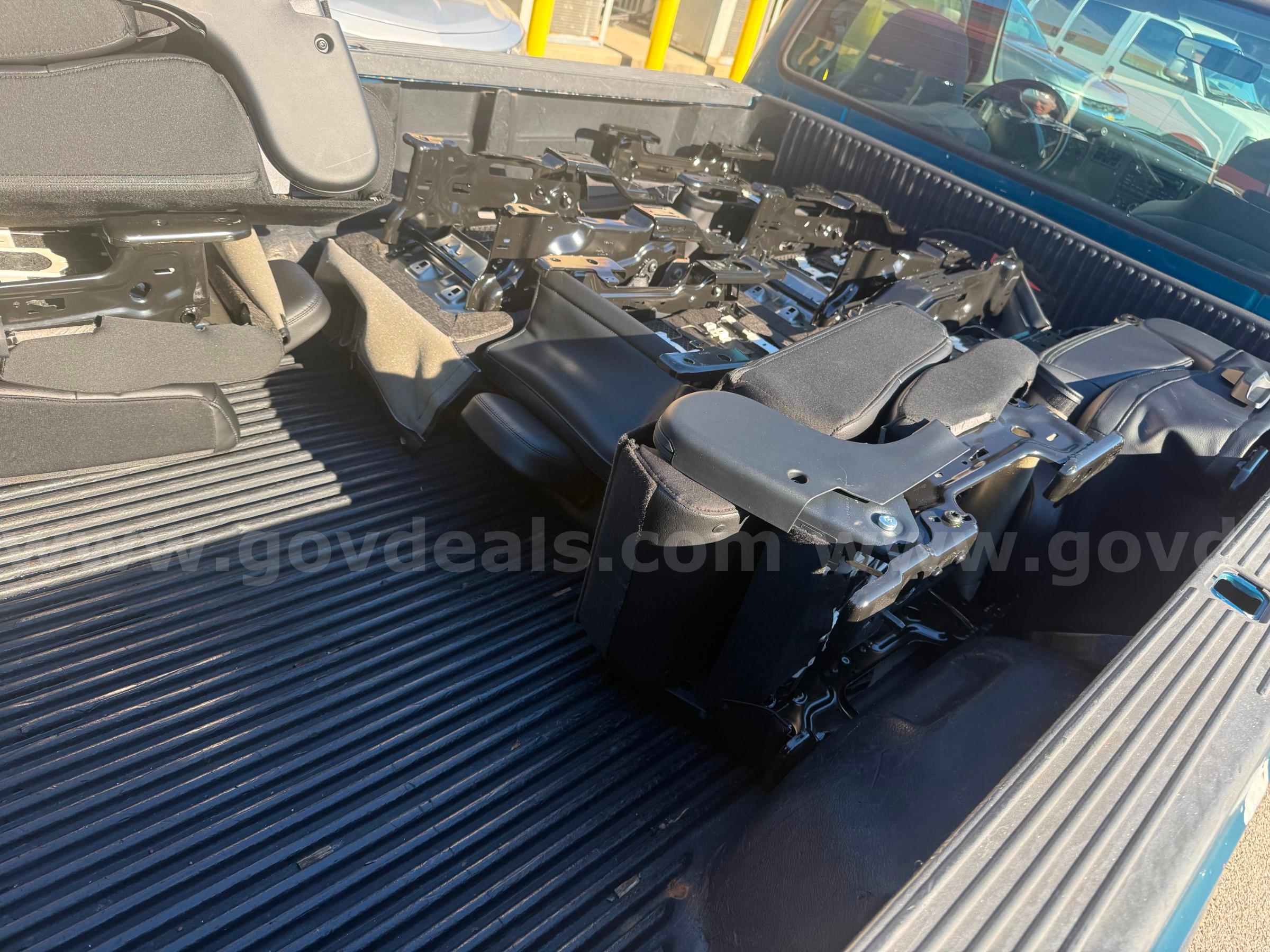 2025 Ford Explorer 2nd Row Seats – 8 Sets / 24 Seats Total – New Ford Explorer Government Surplus Auction - Photo #3