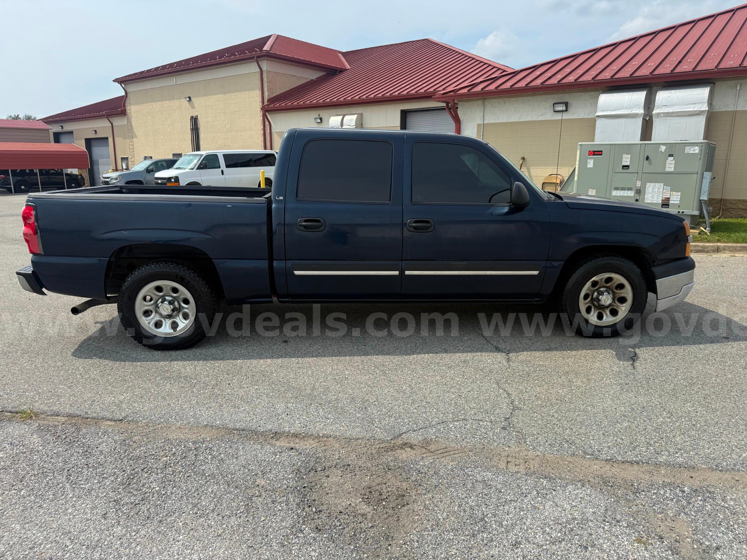 2005 Chevrolet Silverado Chevrolet Silverado Government Surplus Auction - Photo #2