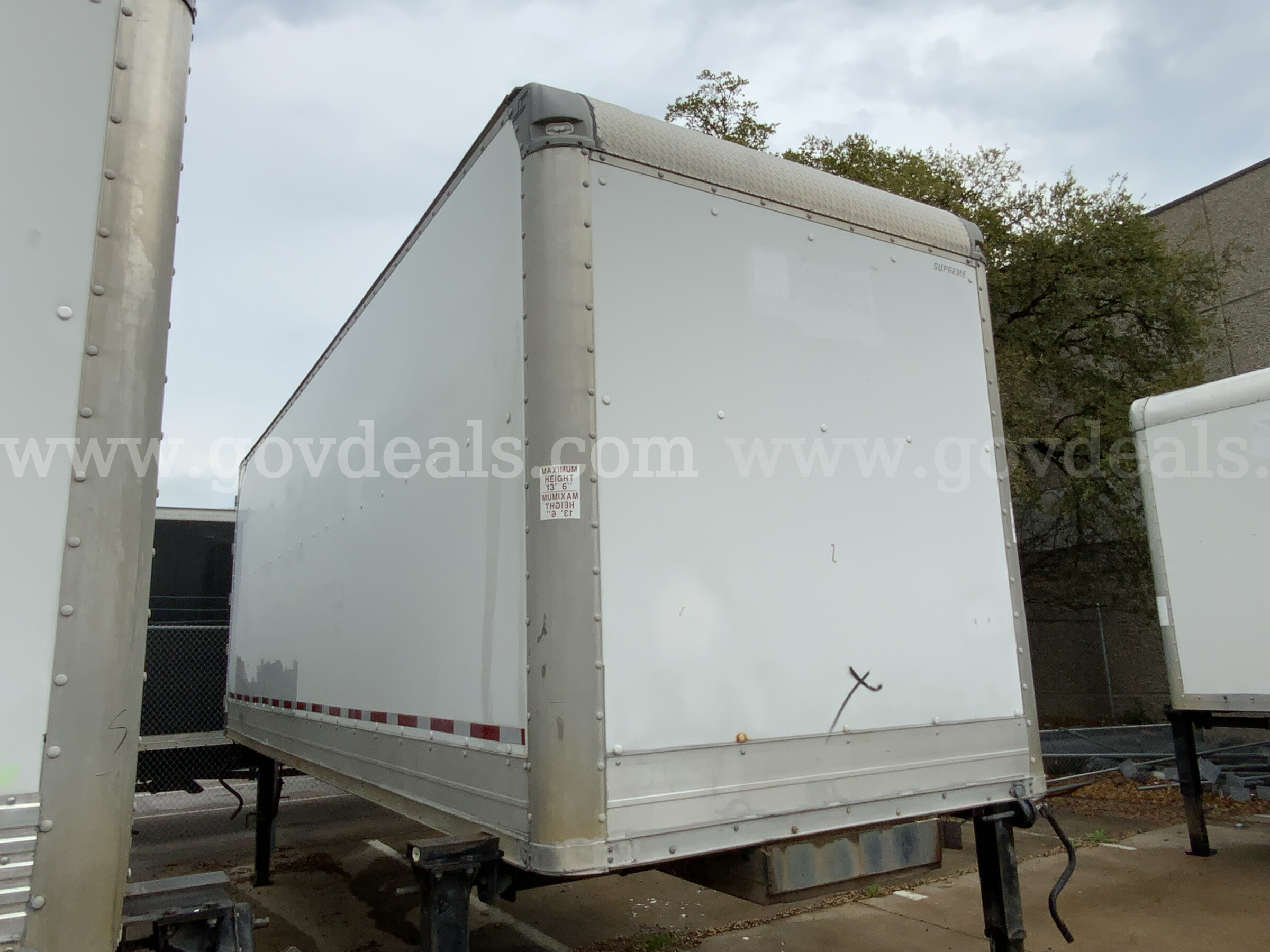 2005 Supreme Enclosed Cargo Van Swap Body Trailer Supreme  Government Surplus Auction - Photo #3