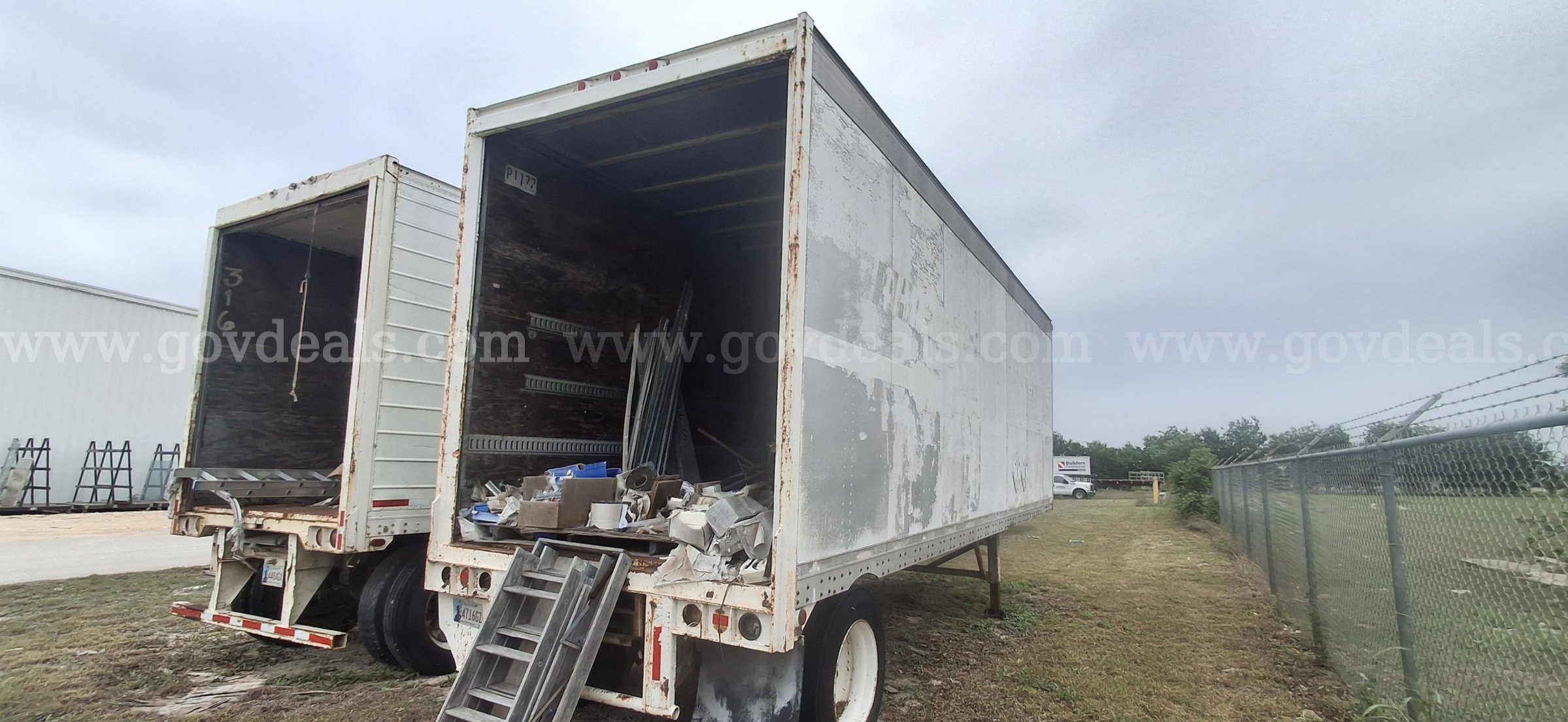 1998 Monon MA3 S/A Enclosed Trailer Monon MA3 Government Surplus Auction - Photo #3
