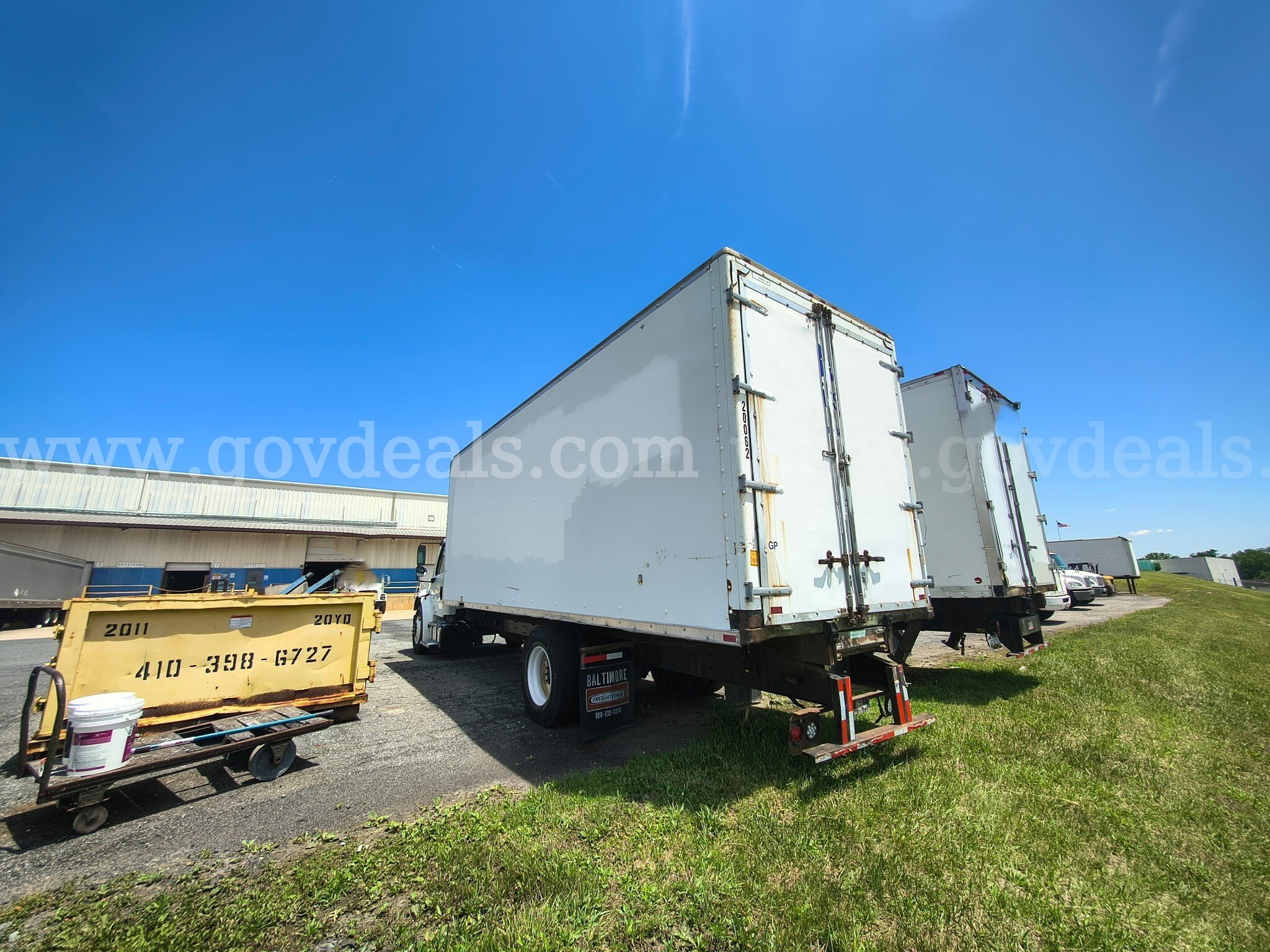2015 Freightliner M2 106 S/A Demountable Box Truck- Inoperable Freightliner 106 Government Surplus Auction - Photo #2